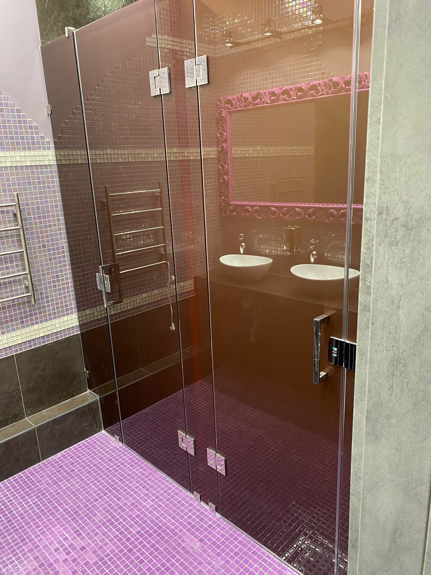 Двухъярусная кровать в общем номере для мужчин