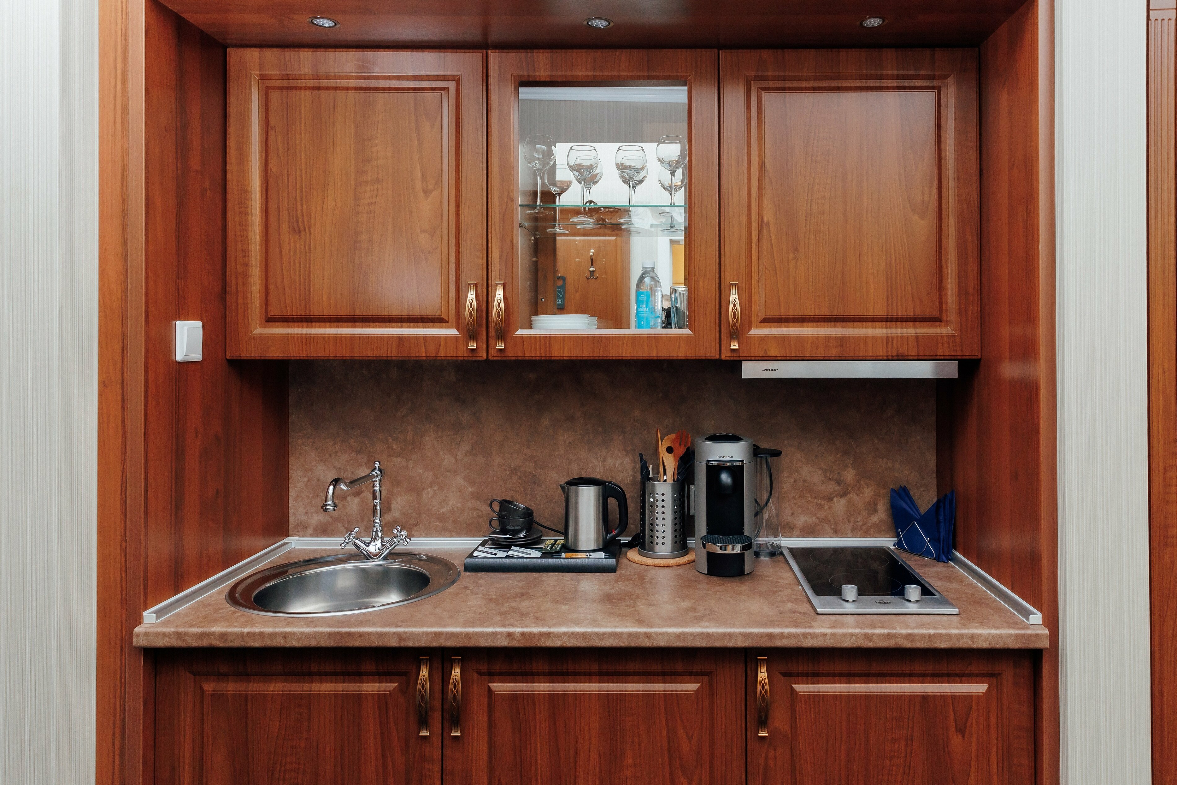 Апартаменты двухкомнатные с кухней "Рождественский Щелкунчик"