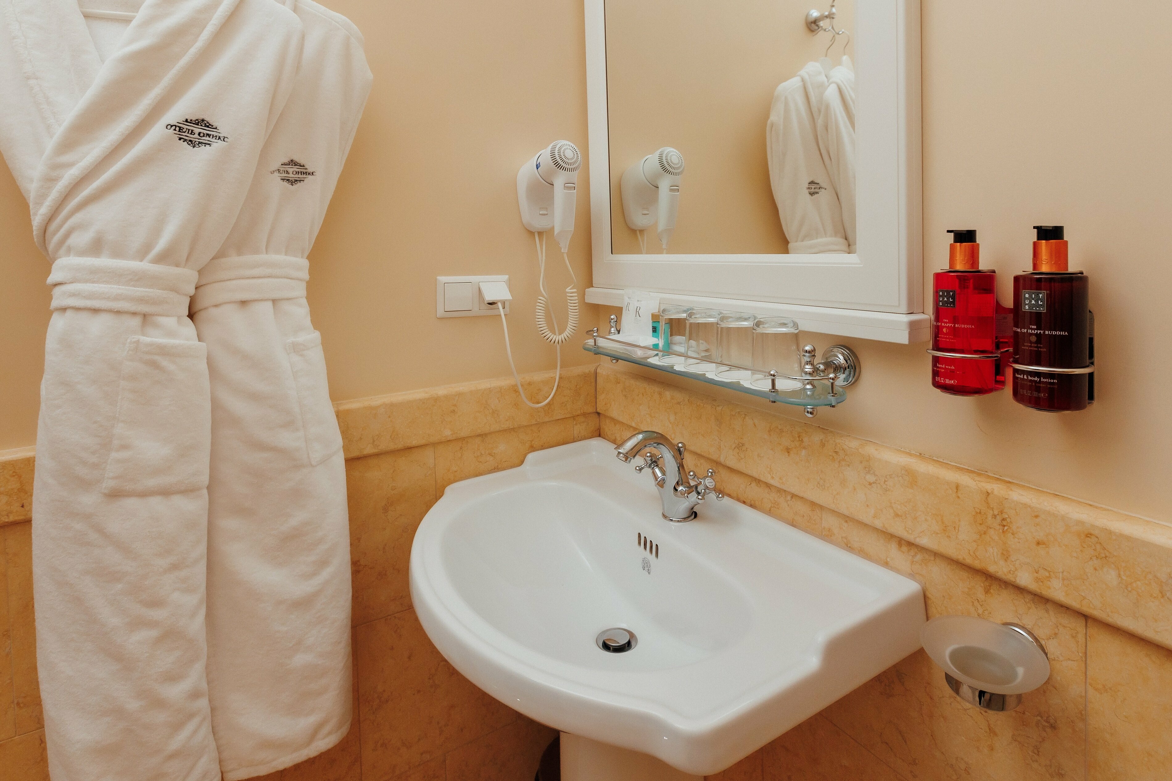 Апартаменты двухкомнатные с кухней "Рождественский Щелкунчик"