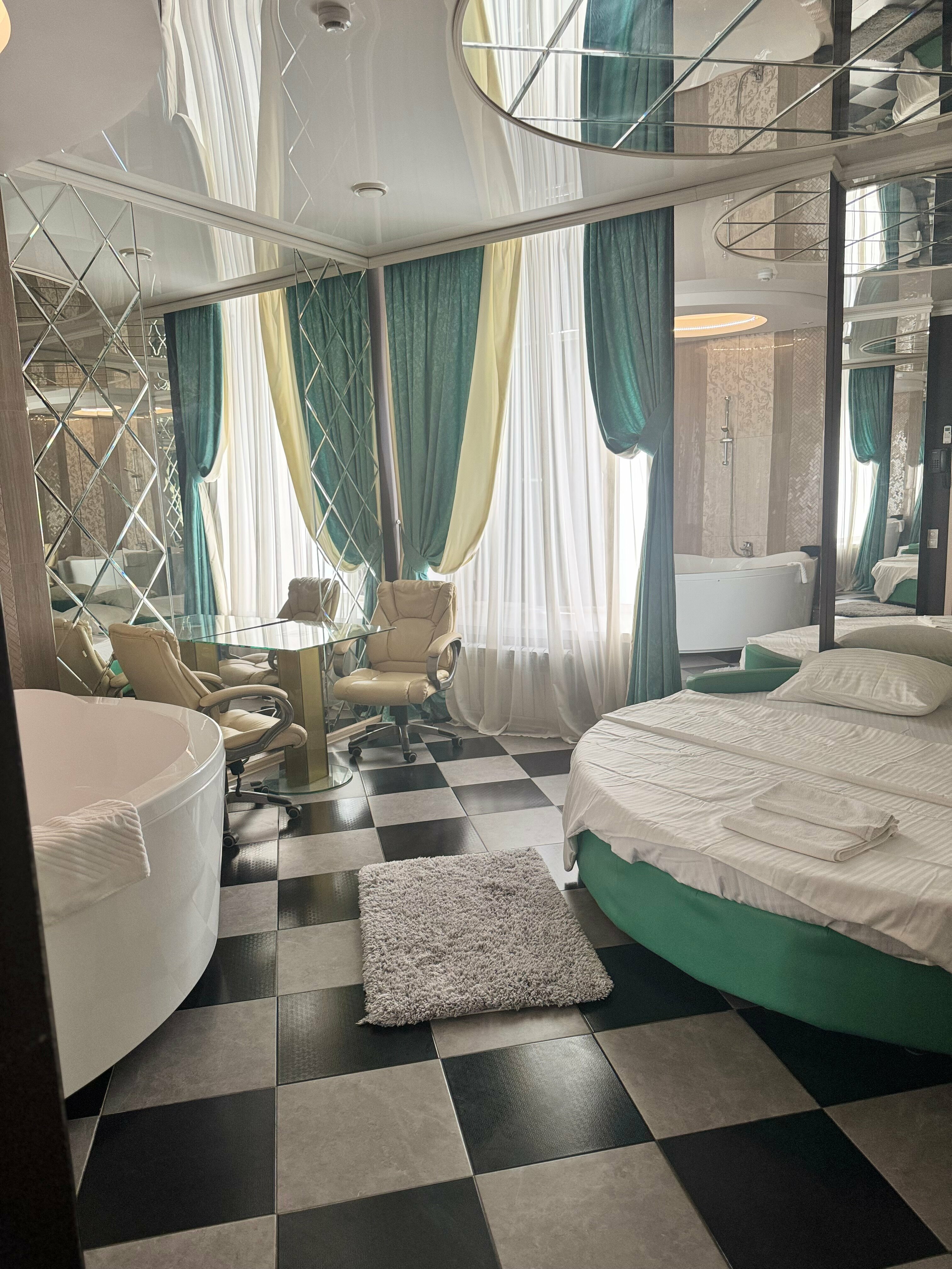 Большой двухместный номер с 1 кроватью