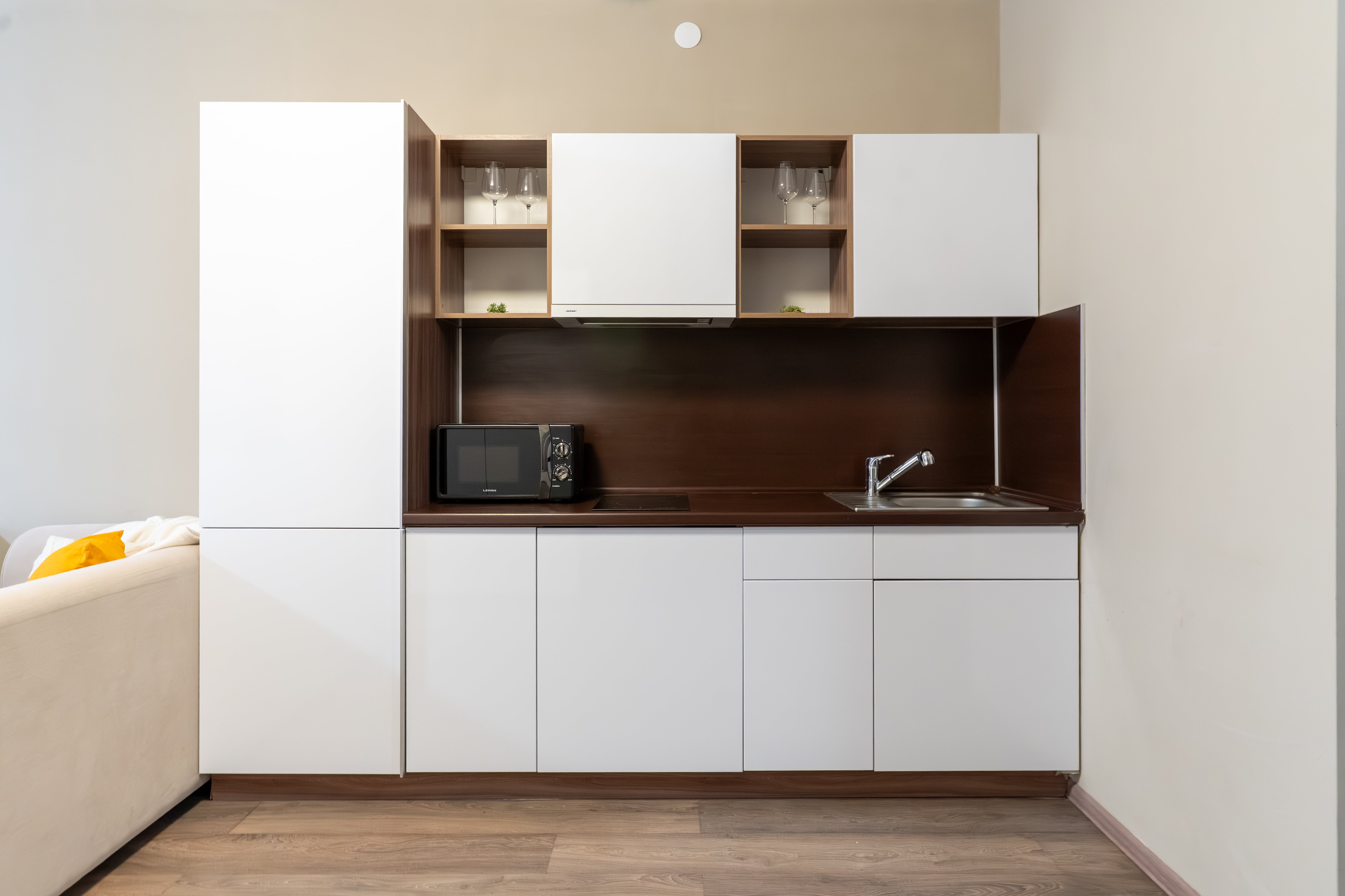 11. Четырёхместный номер с видом на город (20)