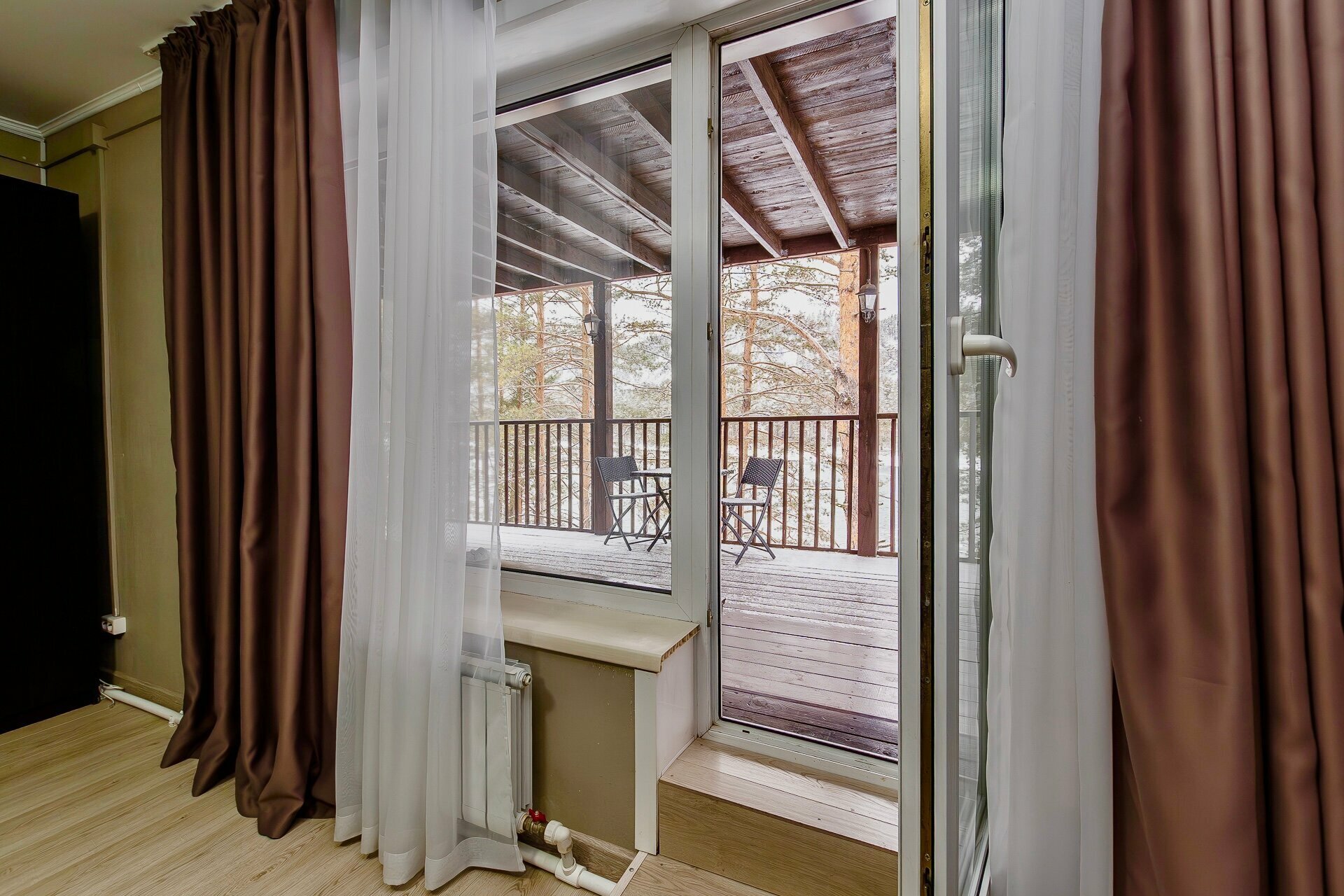 Двухместный стандарт с 1двуспальной кроватью с личной террасой с видом на горы и Катунь