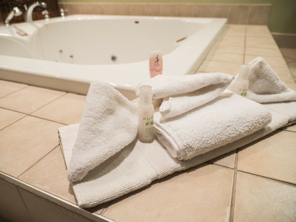 Deluxe Room, 1 Queen Bed, Non Smoking, Hot Tub