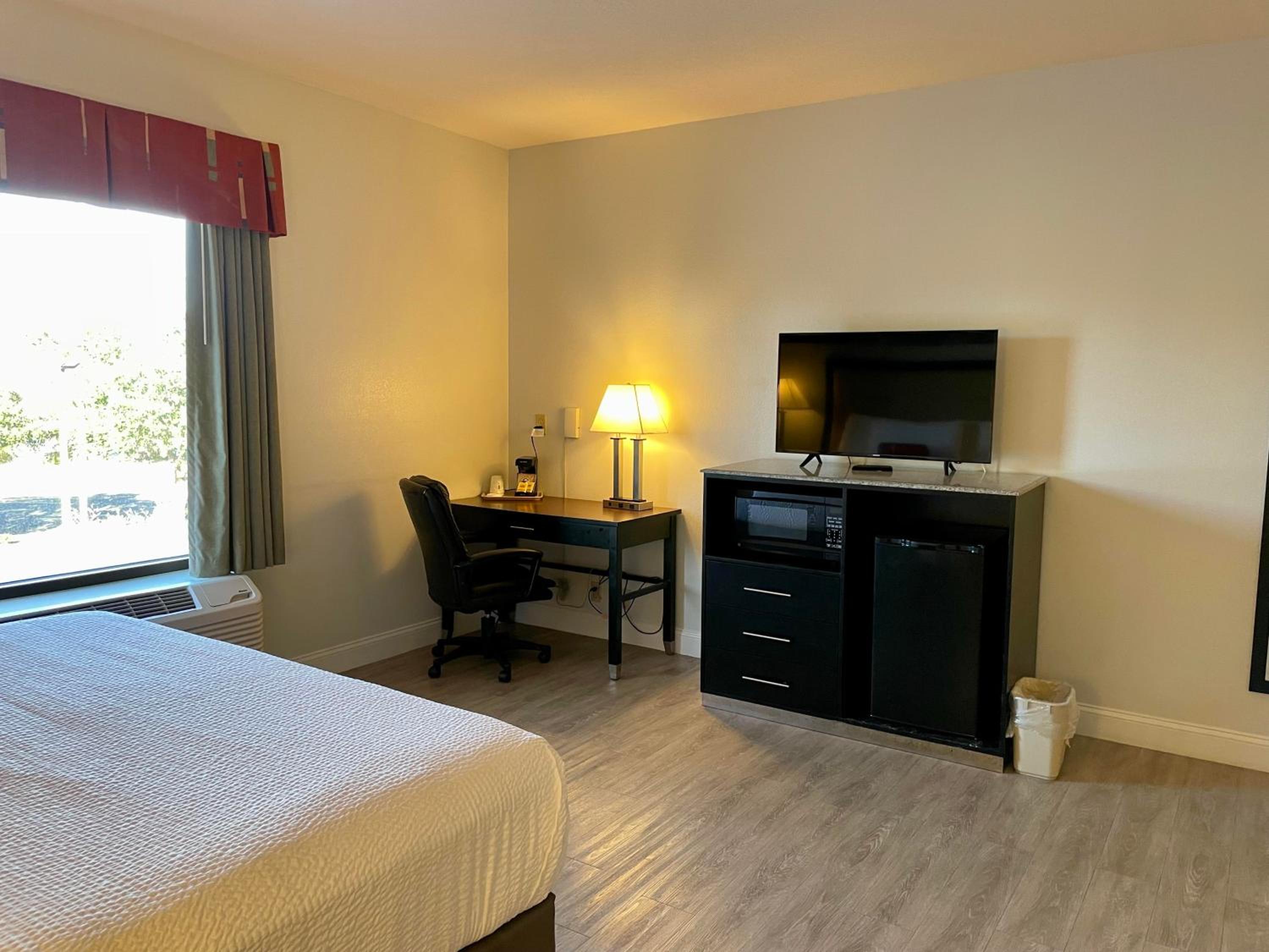 King Suite -  Non-Smoking