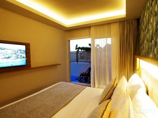 Executive 2-Bedroom Family Room Private Pool