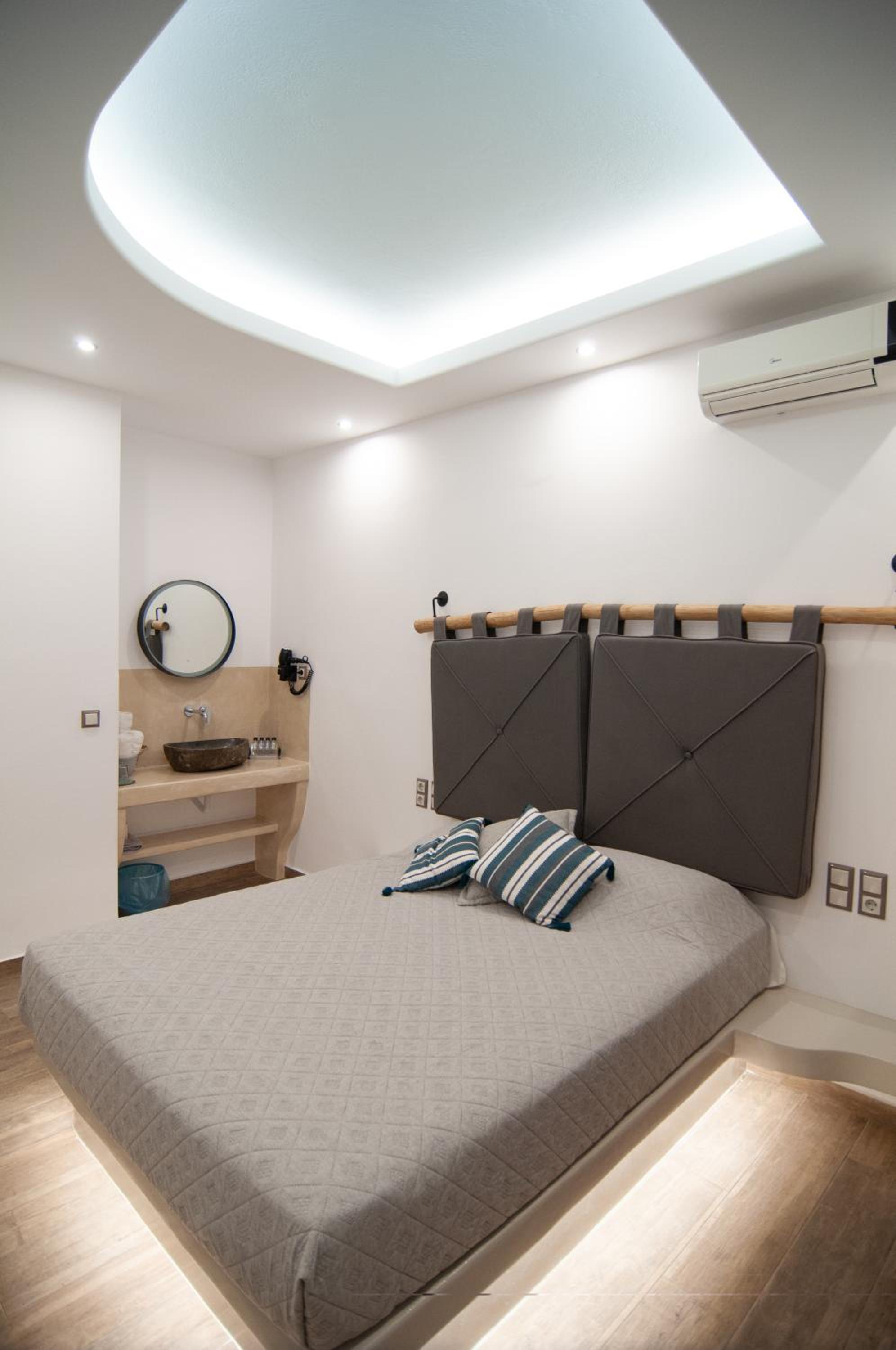 Deluxe Double Room with Shower