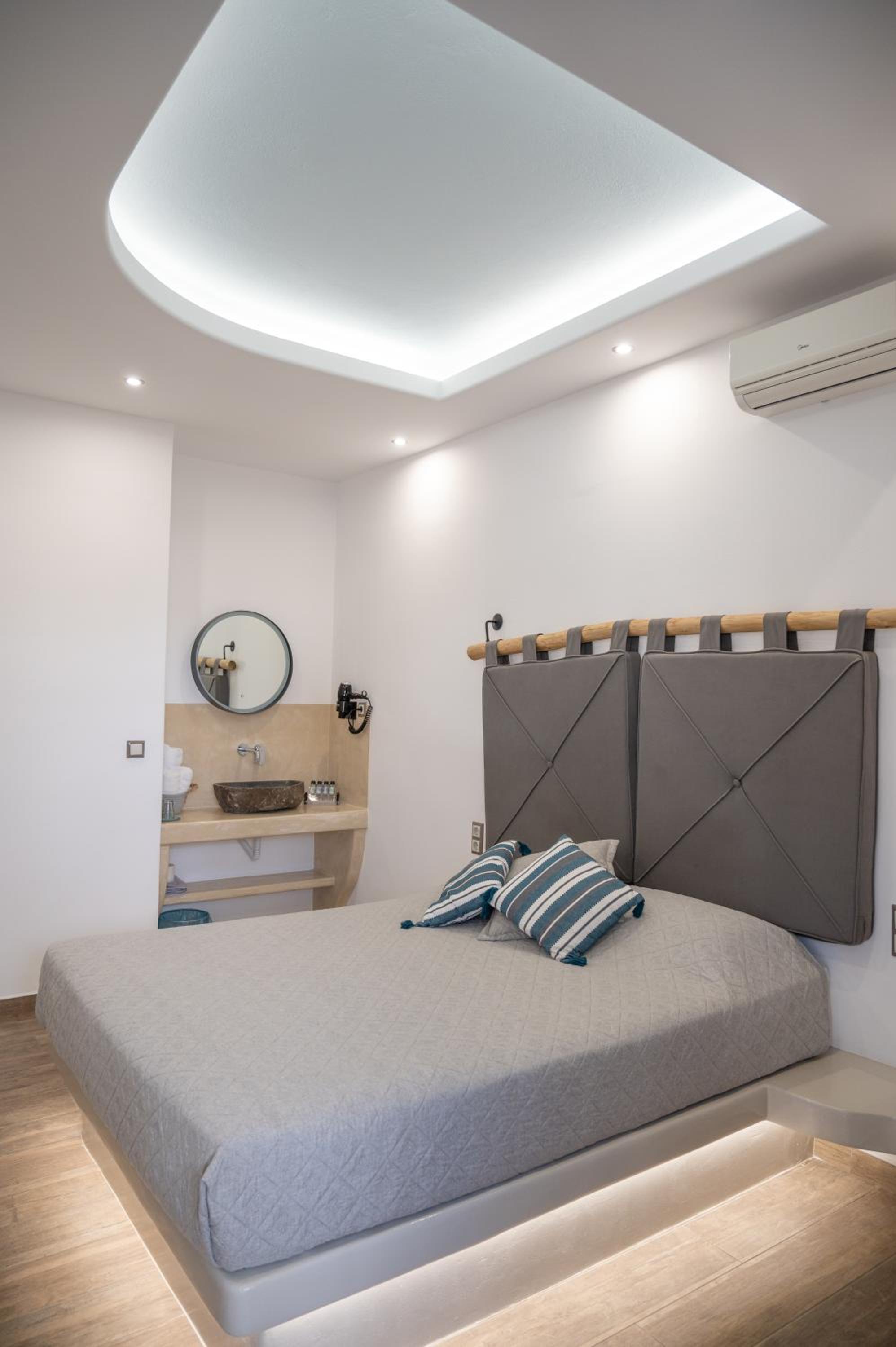 Deluxe Double Room with Shower