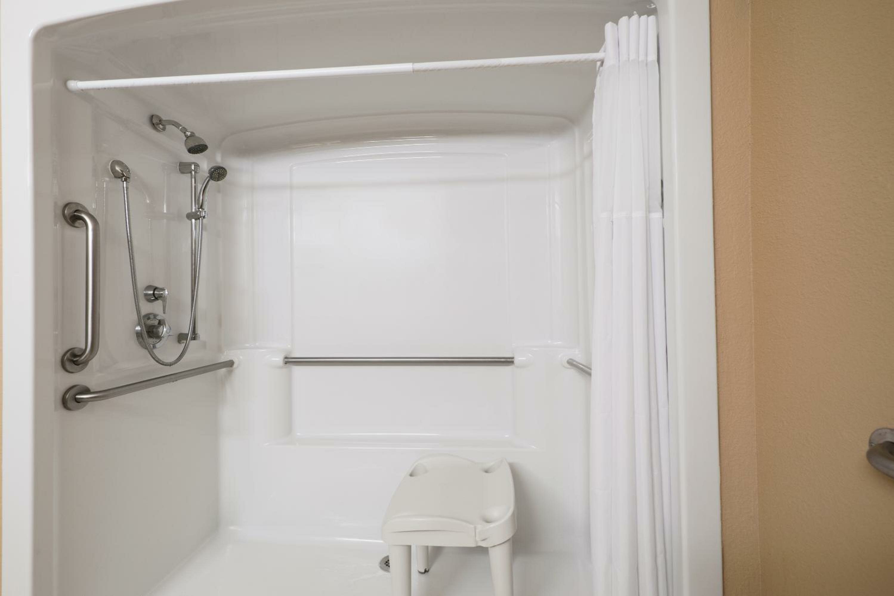 King Room with Roll-In Shower - Mobility/Hearing Accessible - Non-Smoking