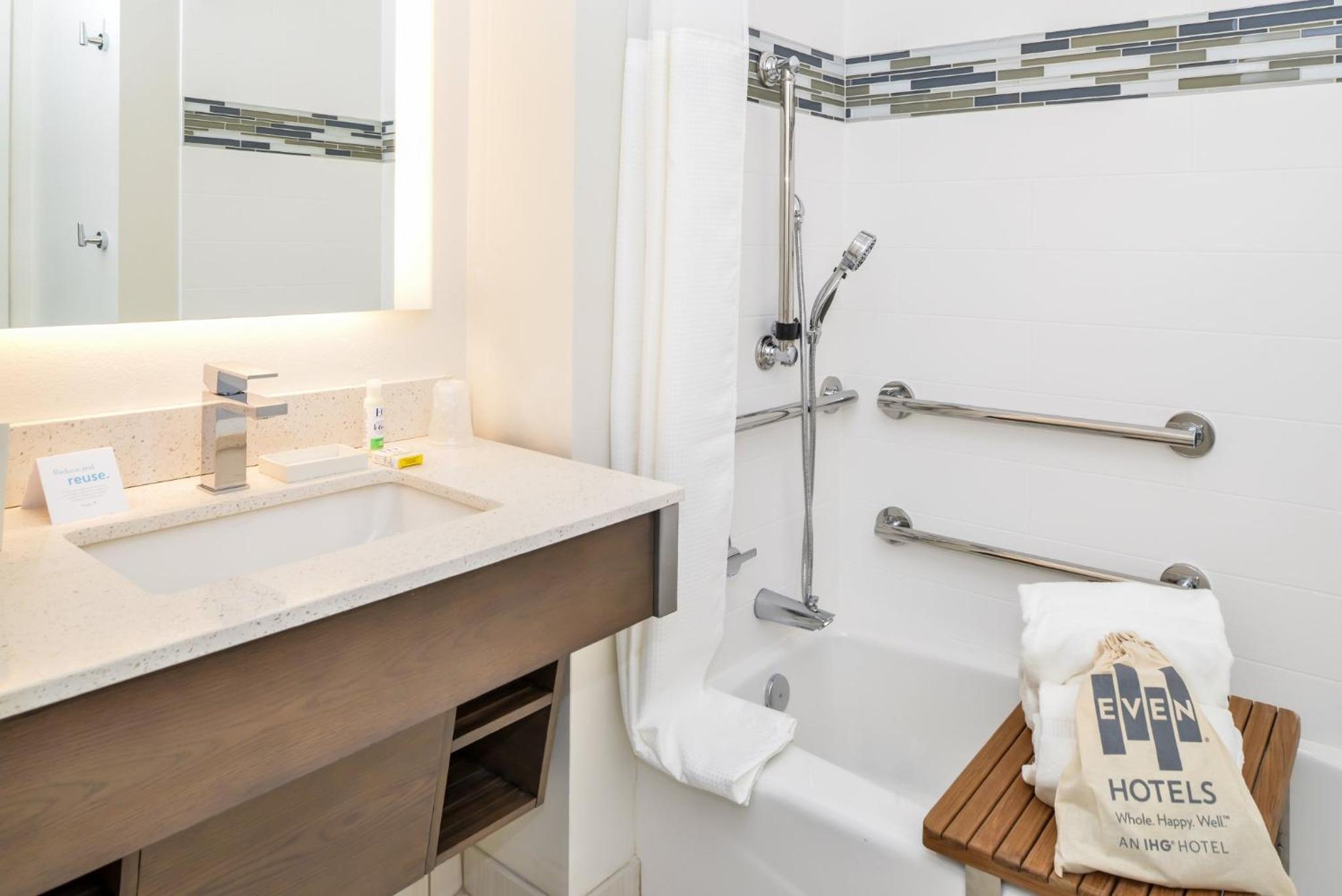 King Room - Mobility Access/Hearing Accessible