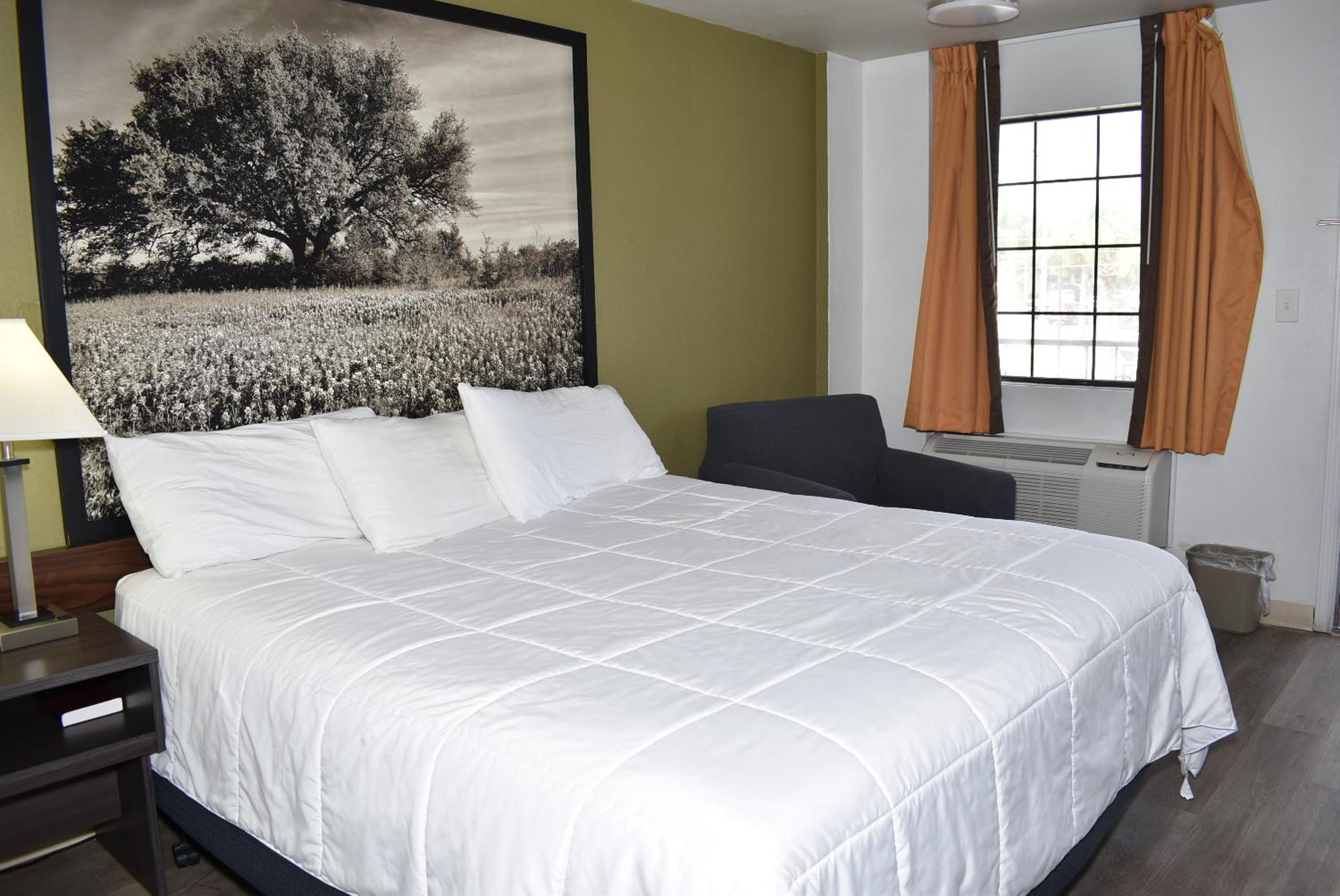 King Room - Non-Smoking