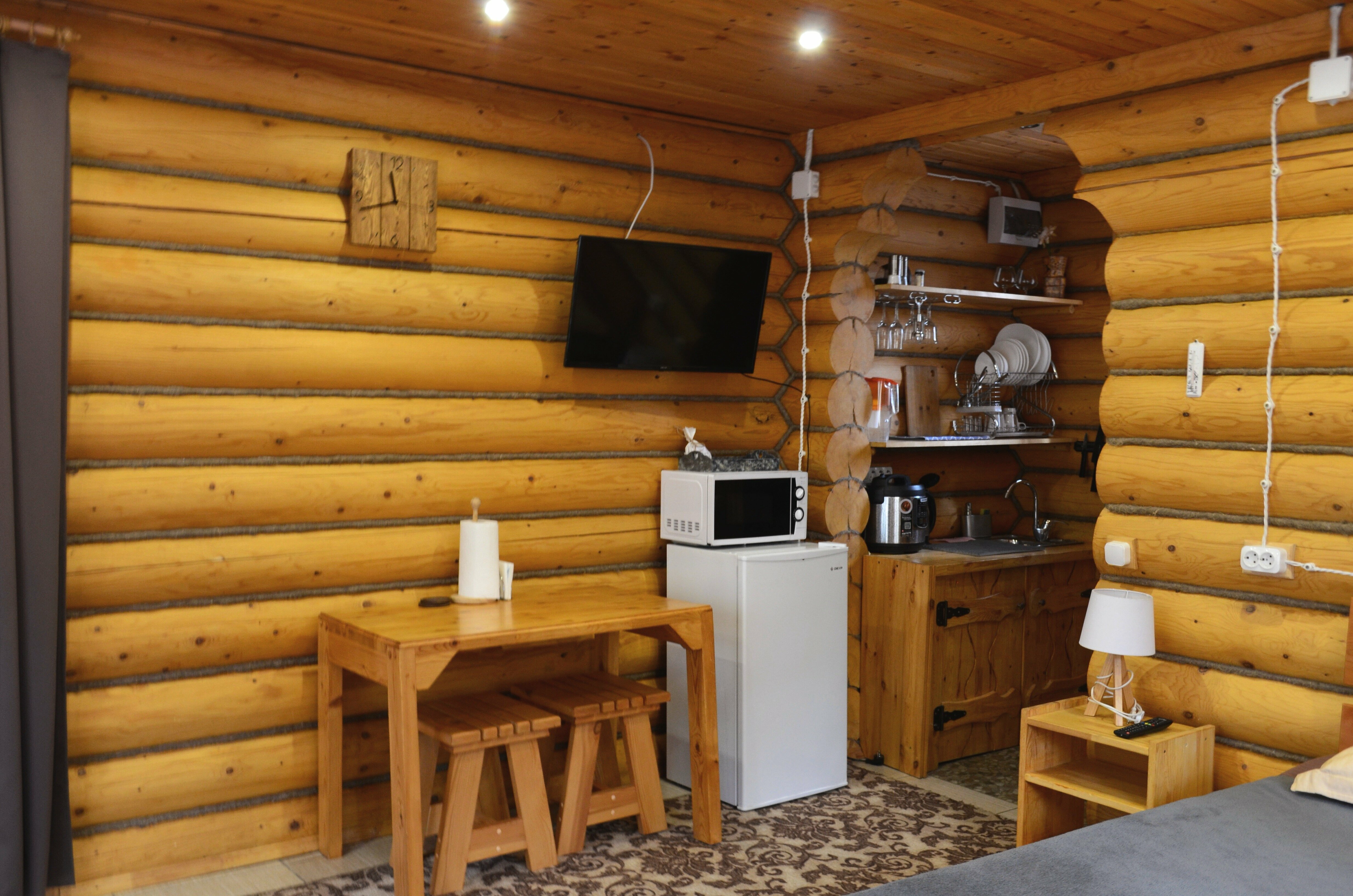 Панорамный дом с видом на горную реку