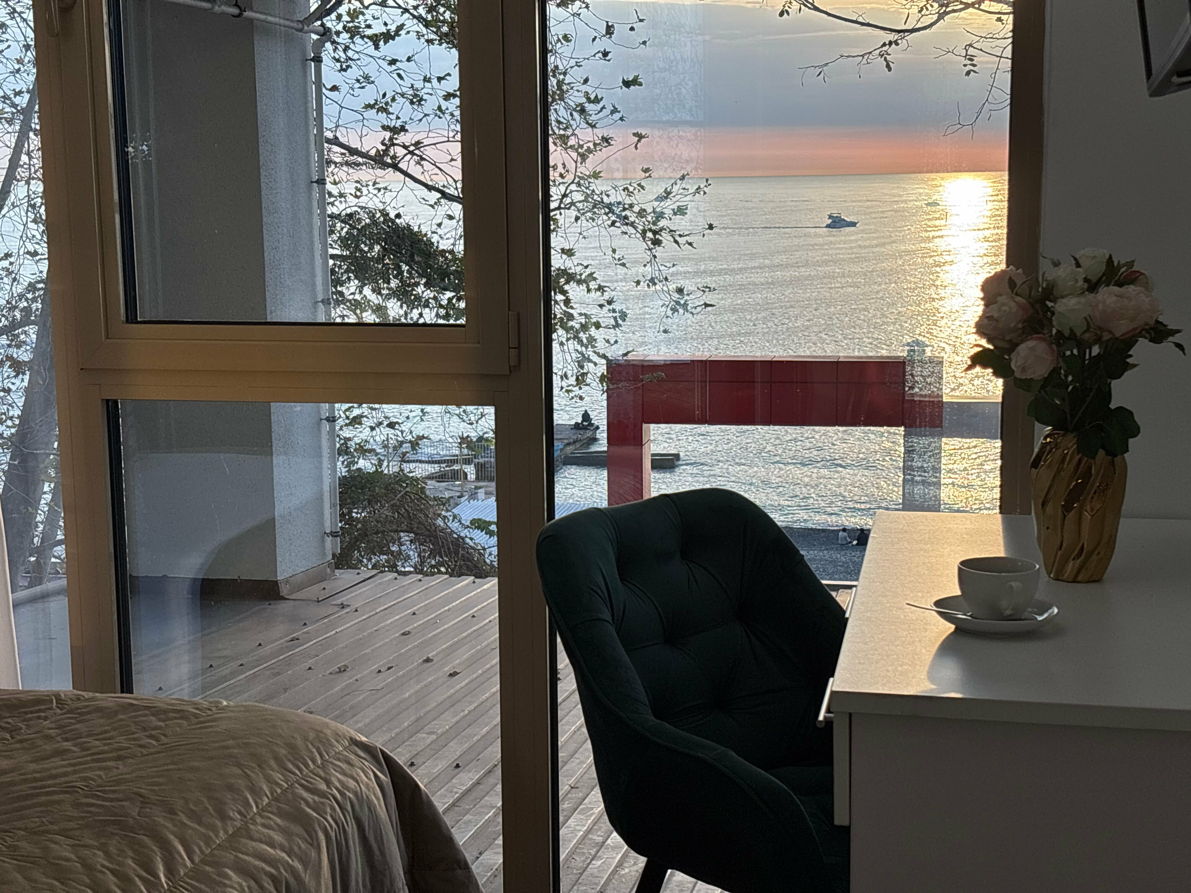 Номер "Bismuth Apart" с видом на море