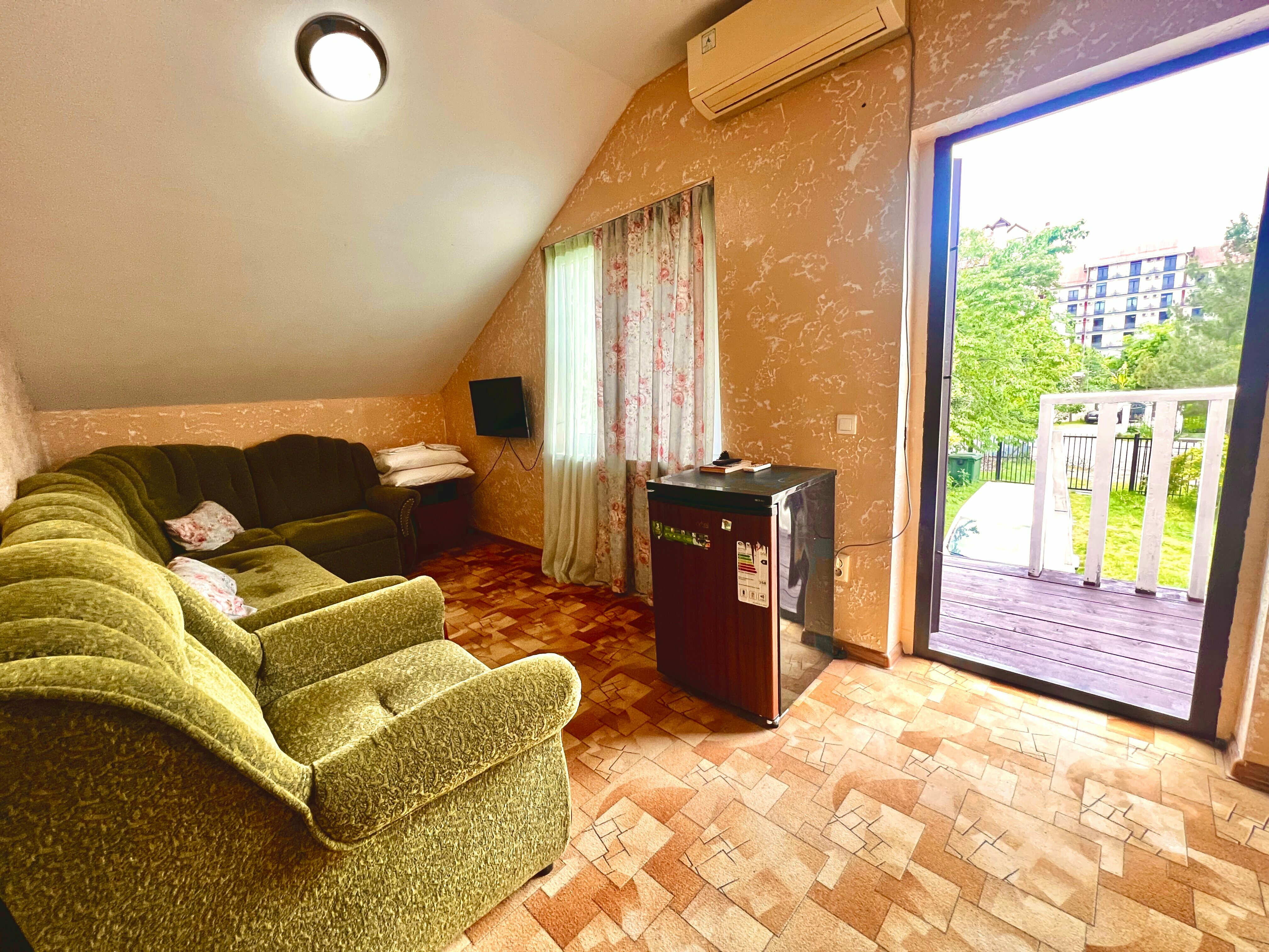 Шестиместный семейный номер с ванной комнатой