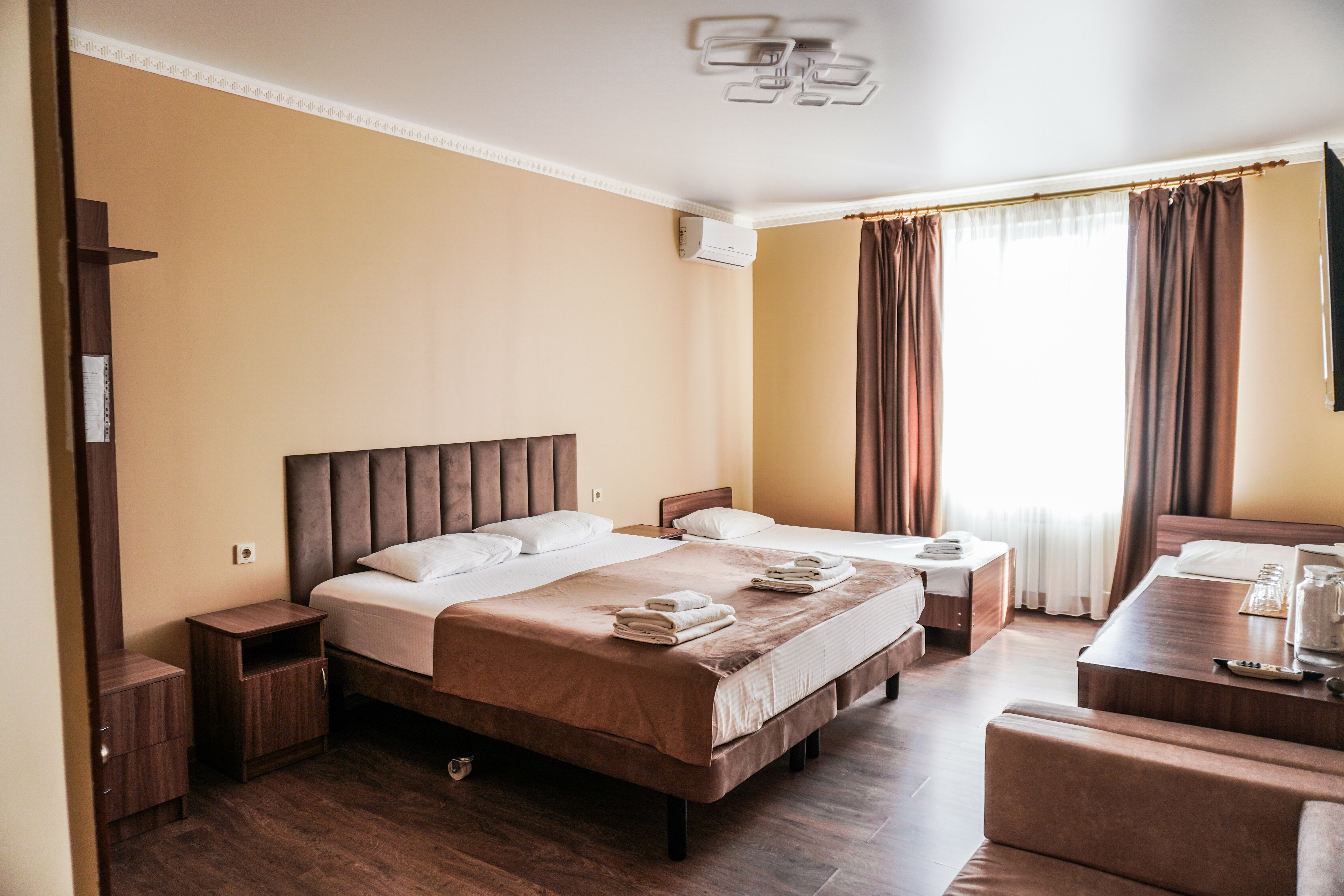 Cемейный номер с собственной ванной комнатой