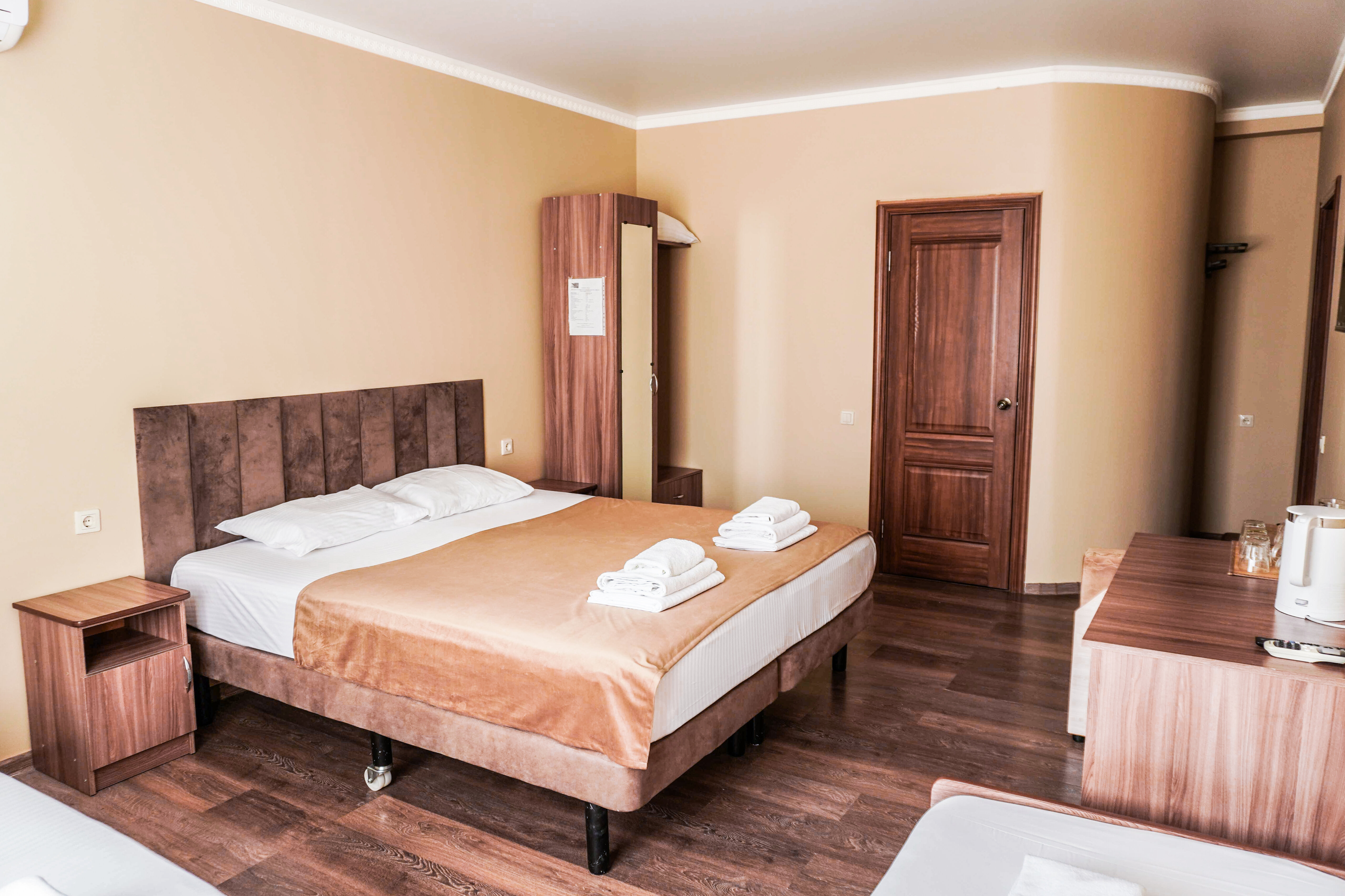 Cемейный номер с собственной ванной комнатой