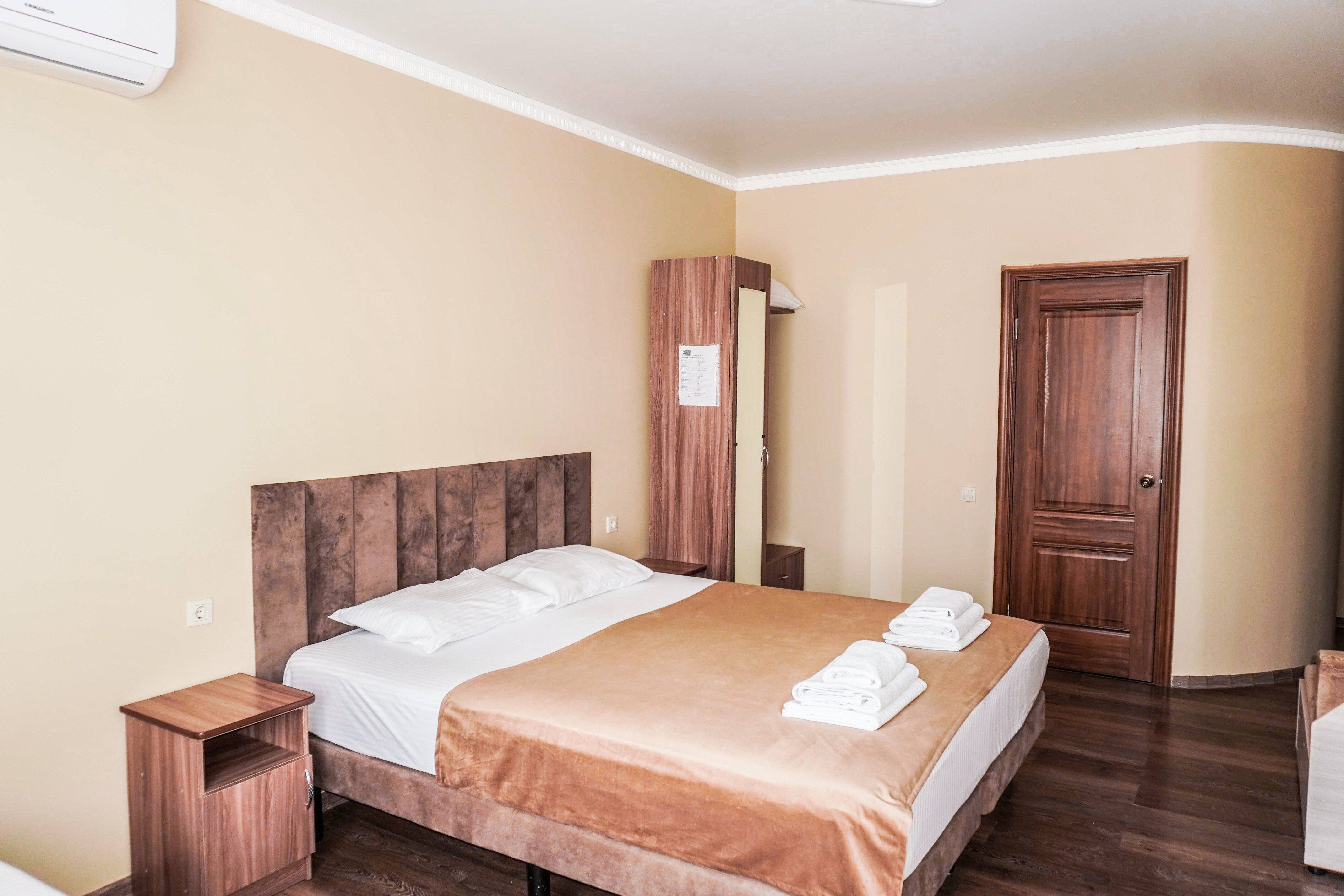 Cемейный номер с собственной ванной комнатой