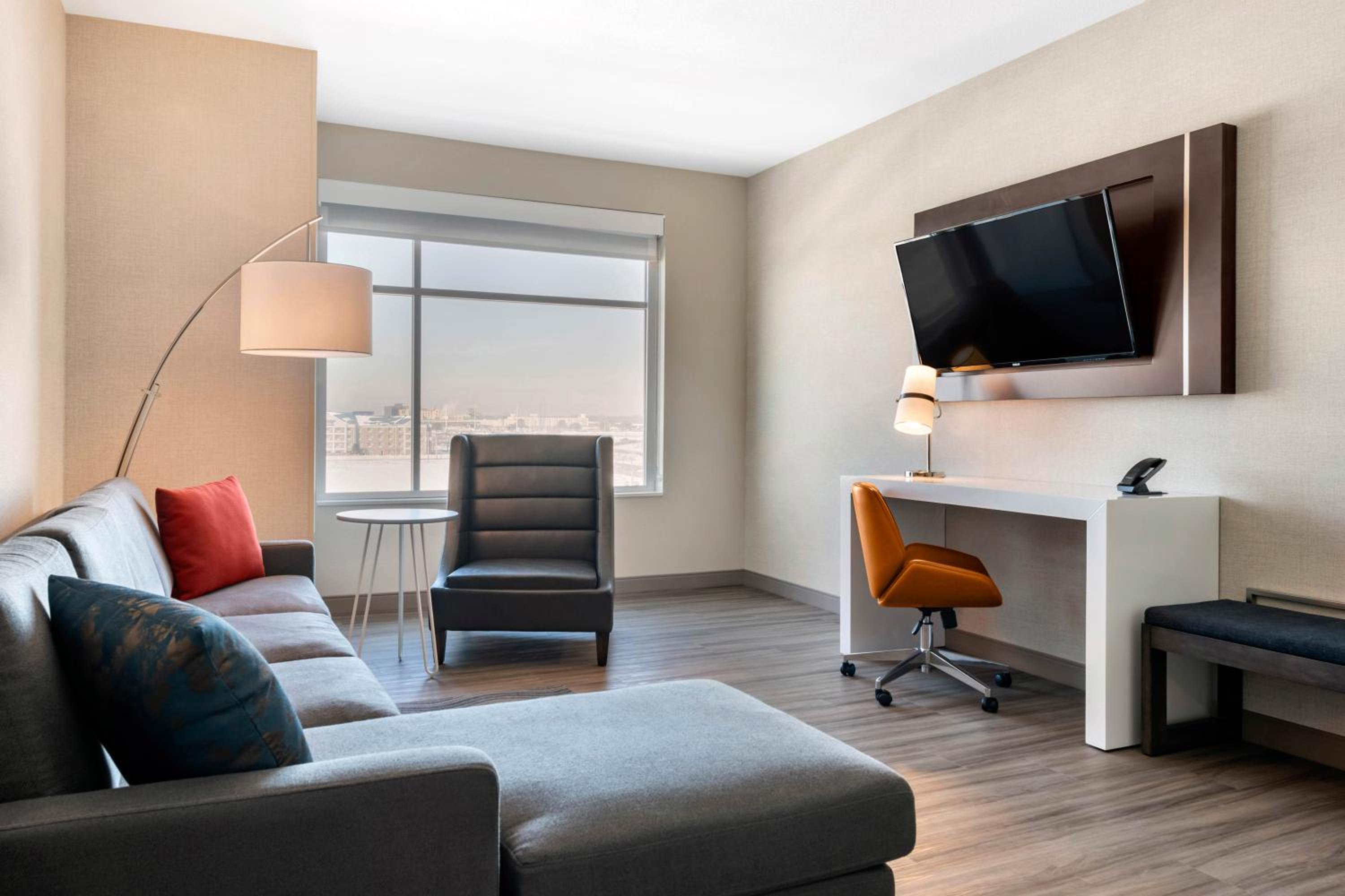 King Suite - Accessible/Non-Smoking