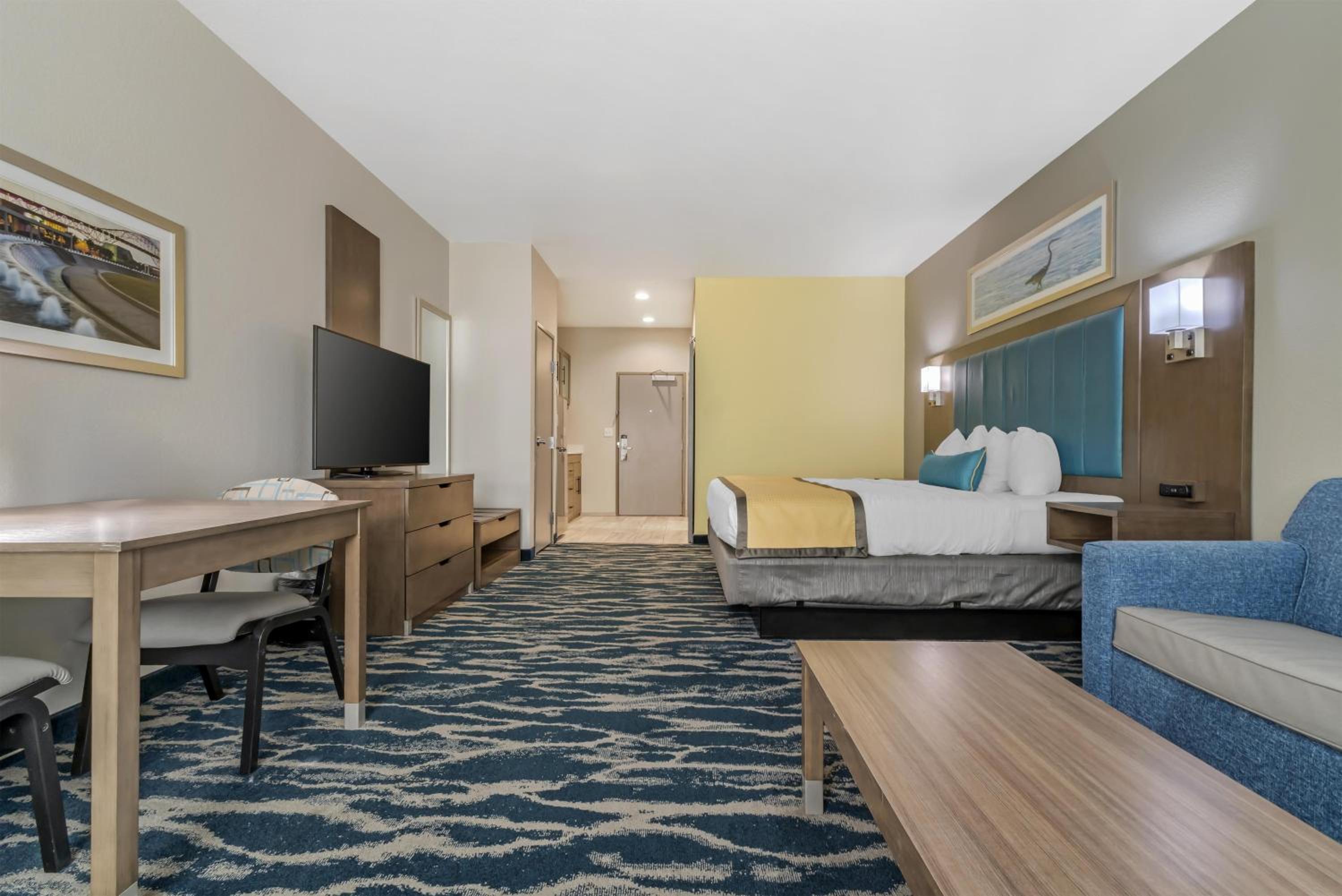 King Room with Sofa Bed, Kitchenette and Bay View - Non-Smoking