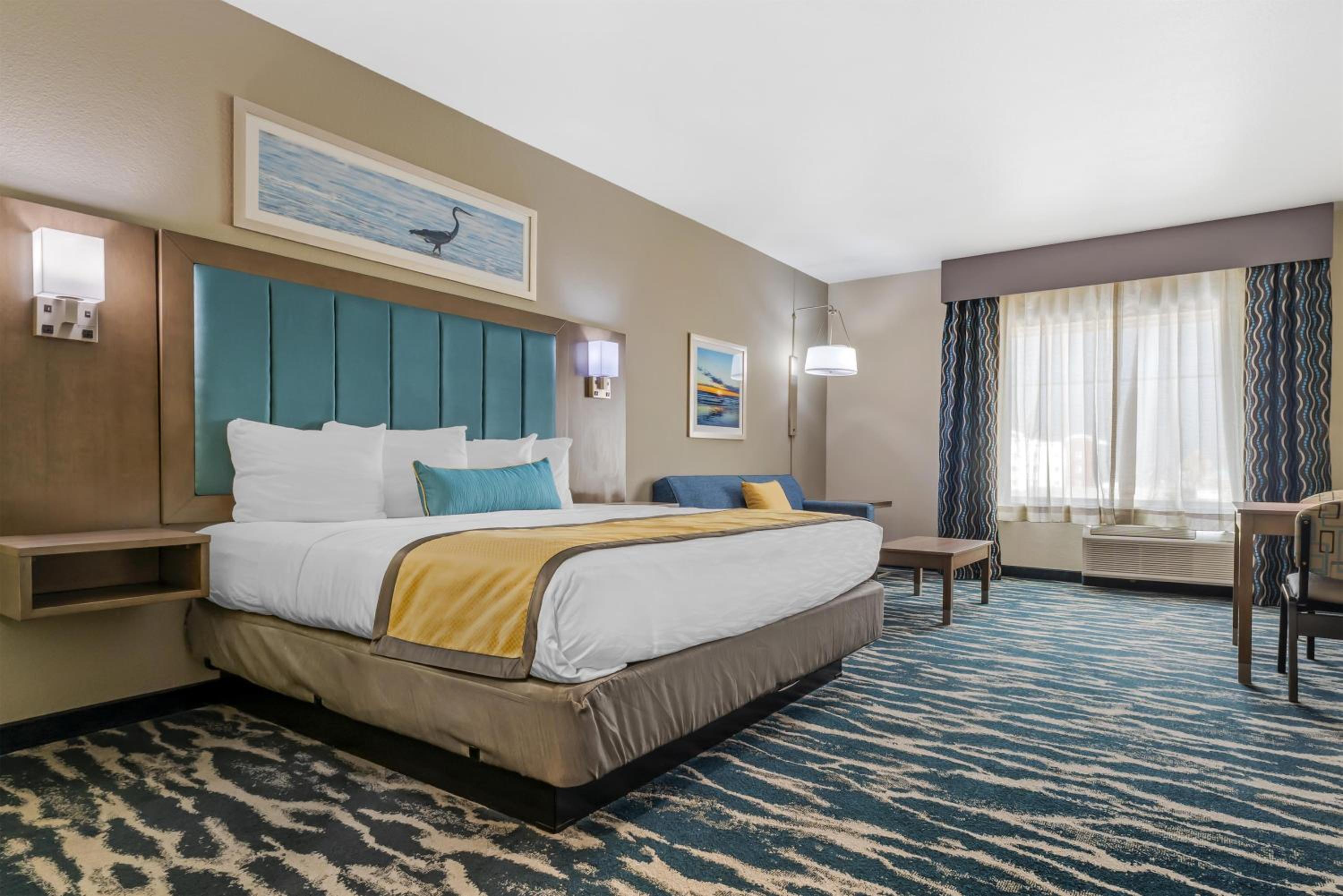 King Room with Sofa Bed, Kitchenette and Bay View - Non-Smoking