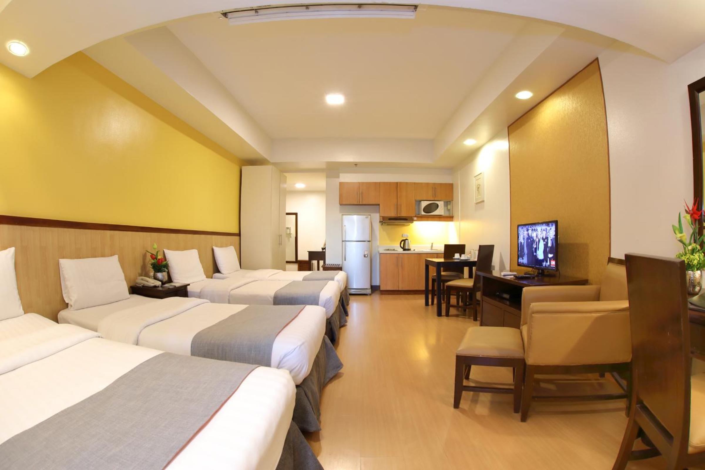 Studio Quadruple Room