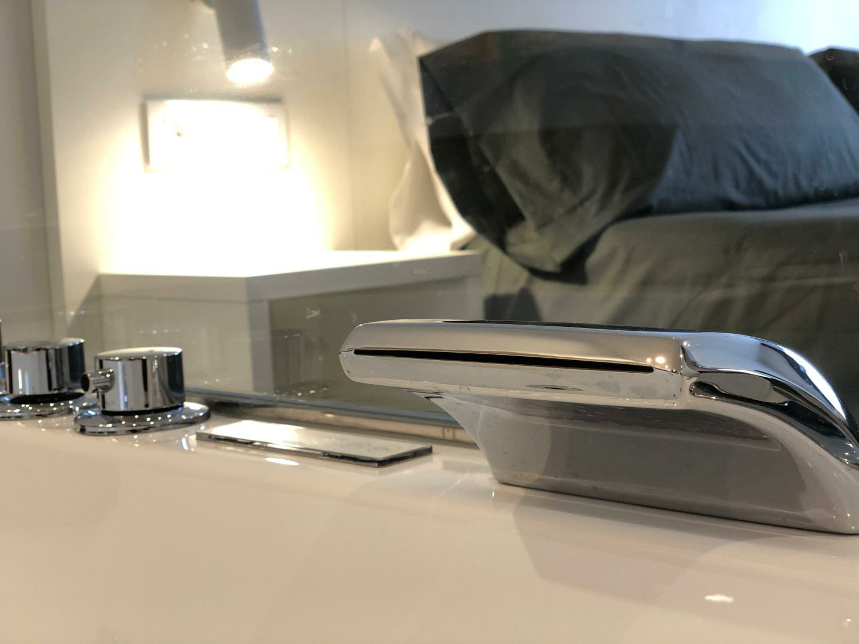 Deluxe Suite with Spa Bath