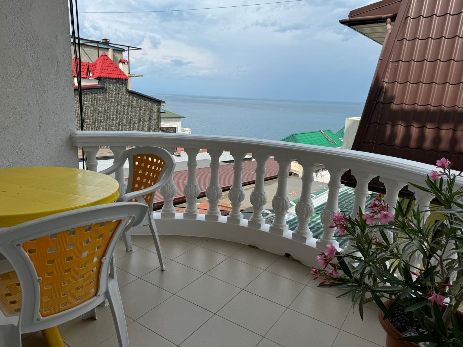 Корпус 1: НОМЕР "ПОЛУЛЮКС" ЮЖНЫЙ (4-х местный)(200 метров до моря)