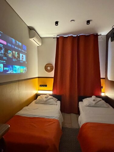 Улучшенный двухместный номер с проекторов и общей ванной комнатой