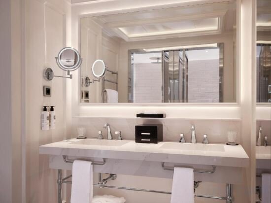 Superior Room With Double Bed And City View