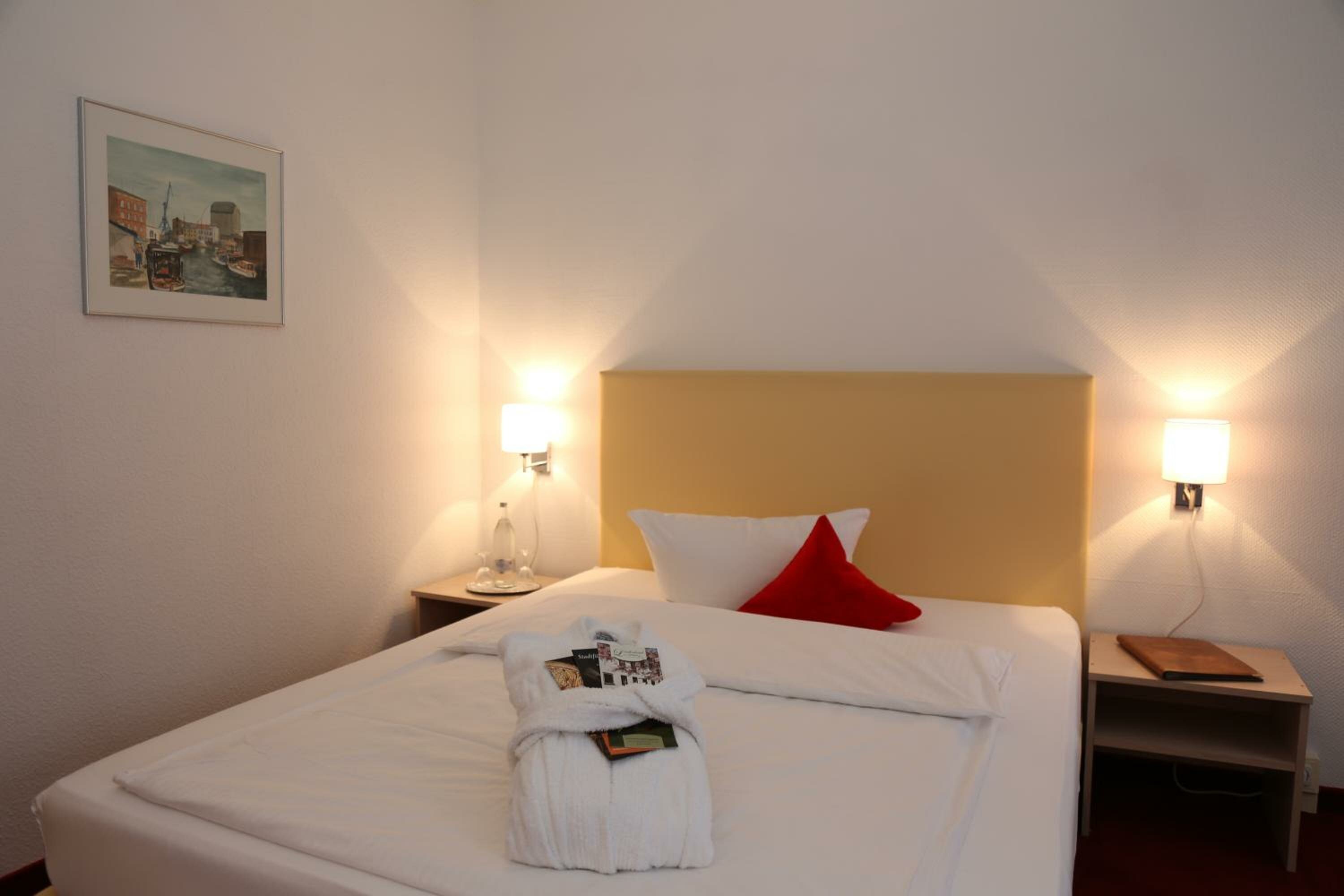 Double Room (1 Adult)