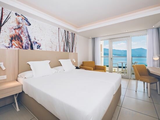 Double Room with Sea View Priority Location