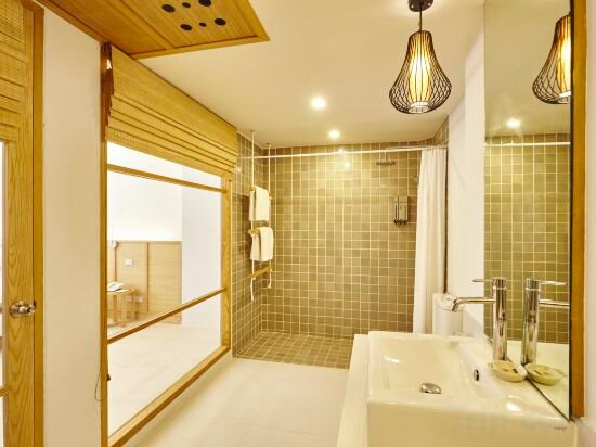 Deluxe Triple Room with Garden View (Terrace, Air Conditioner)