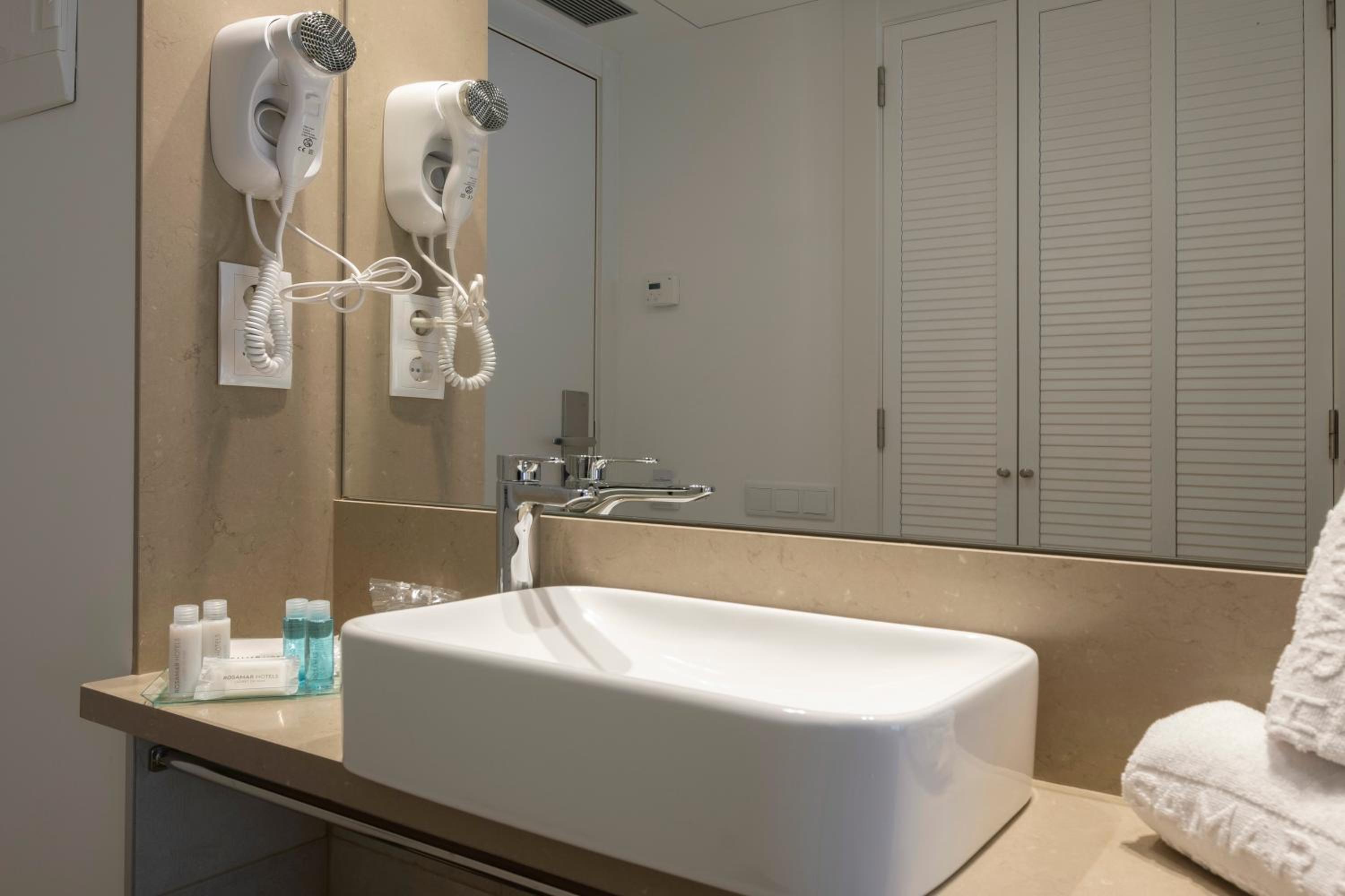 Standard Double Room (2 Adults)