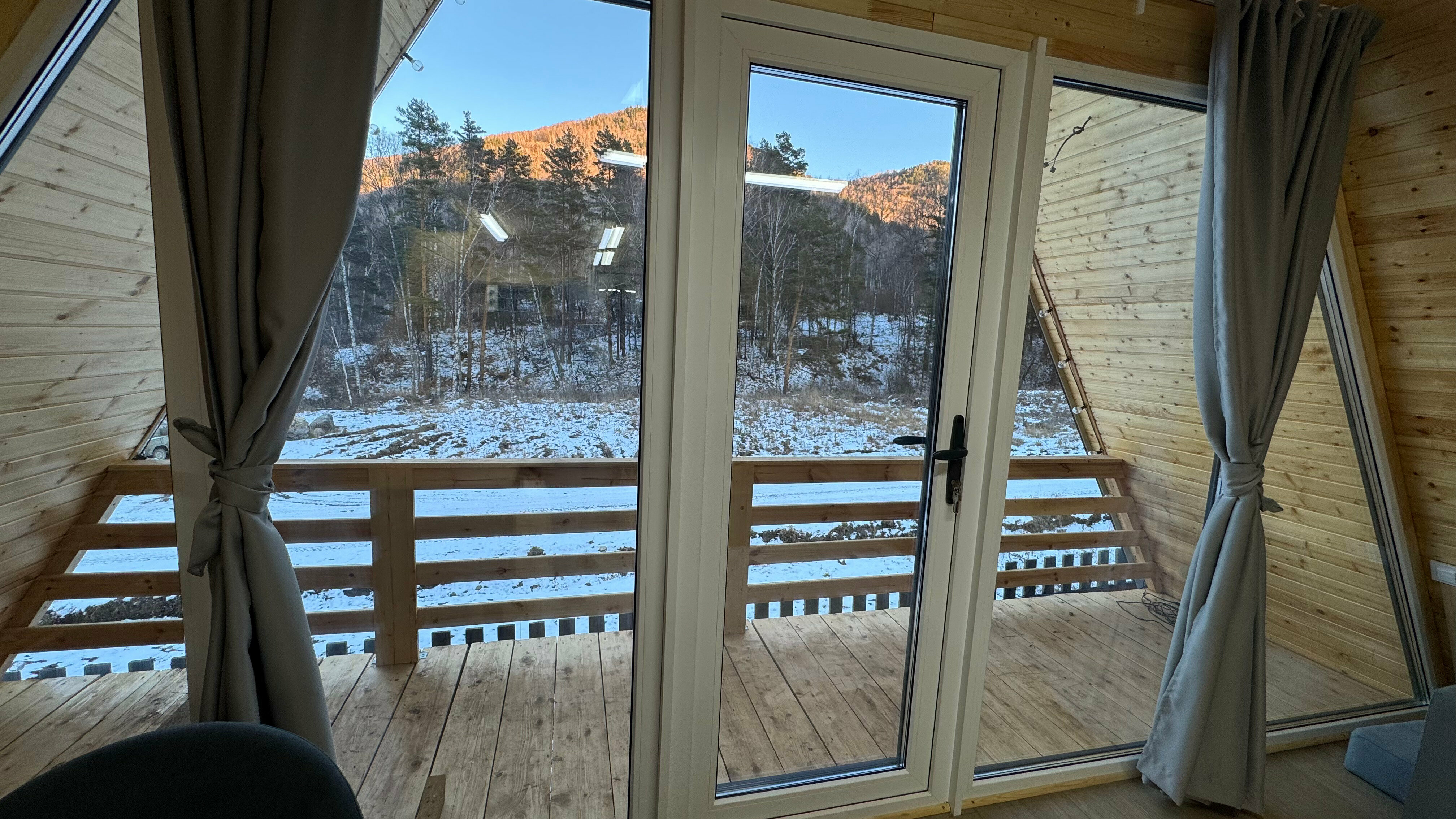 Четырехместный номер с видом на горы