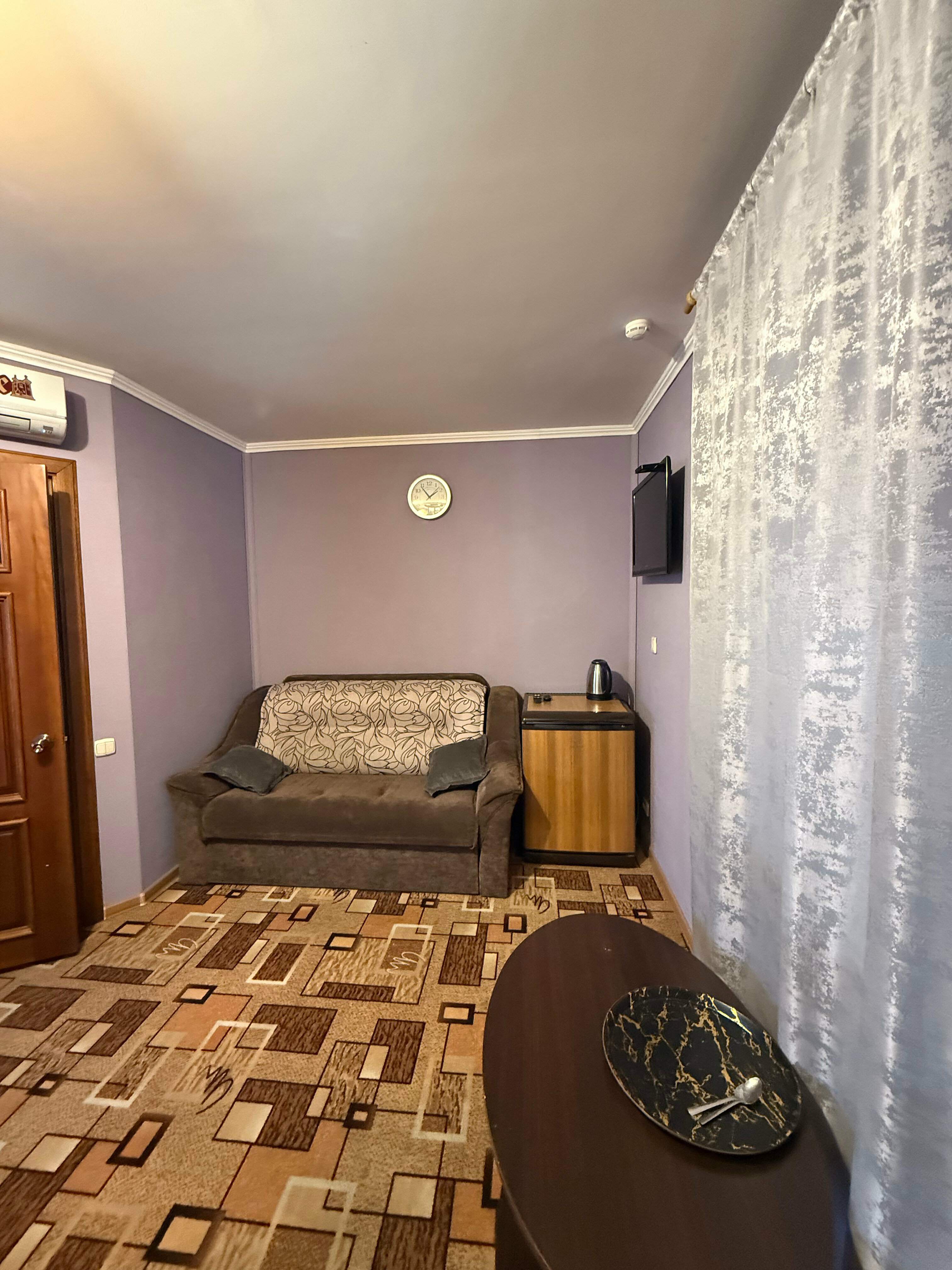 Полулюкс с 1 двухспальной кроватью и диваном