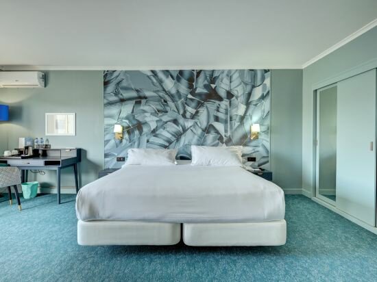 Deluxe Suite With Balcony