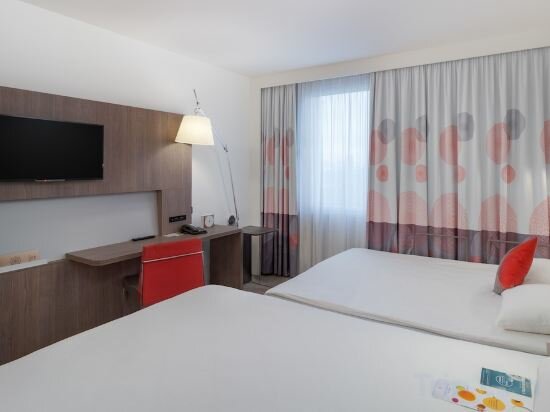 Superior Queen Room With Sofa