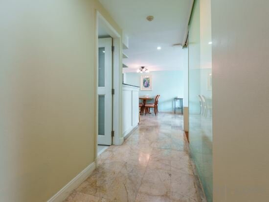 Three Bedroom Apartment With Two Bath (Non Smoking Room)