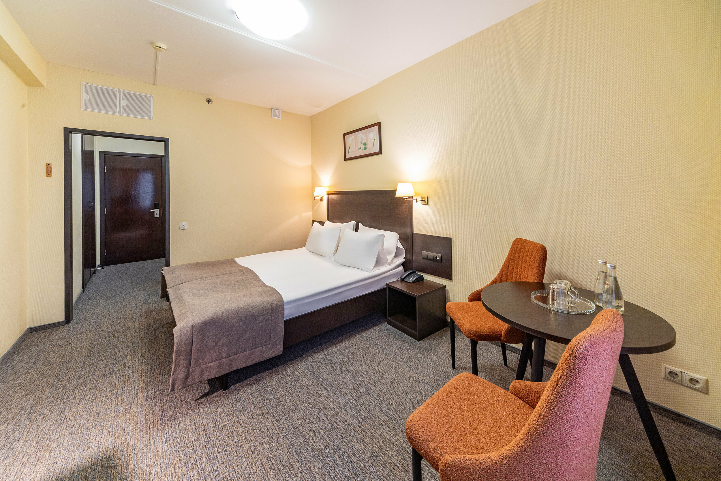 Стандарт с широкой кроватью