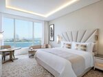 Grand Deluxe King Room в The St. Regis Dubai, The Palm