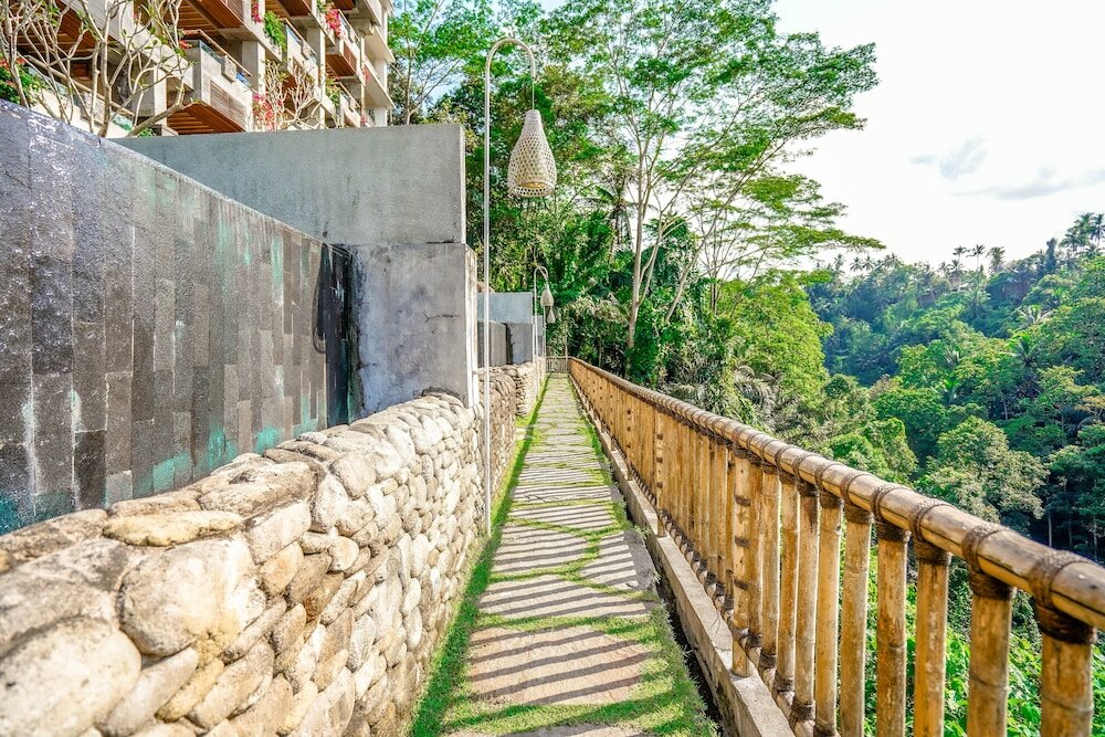 Royal Pool Suite, Valley View