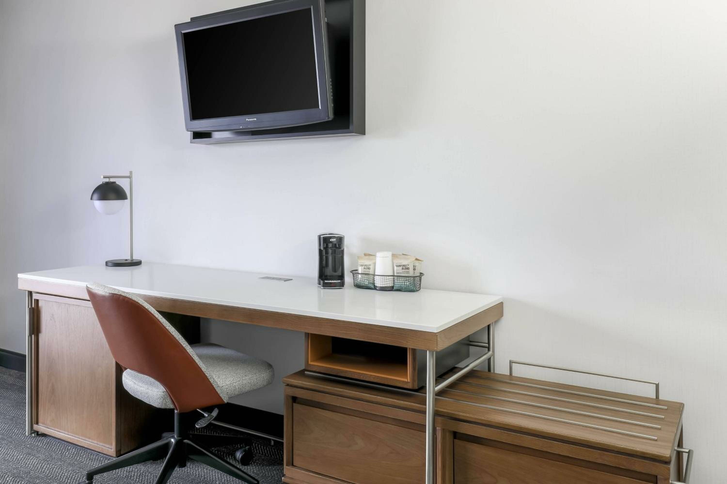 1 Bedroom Executive Suite, 1 King