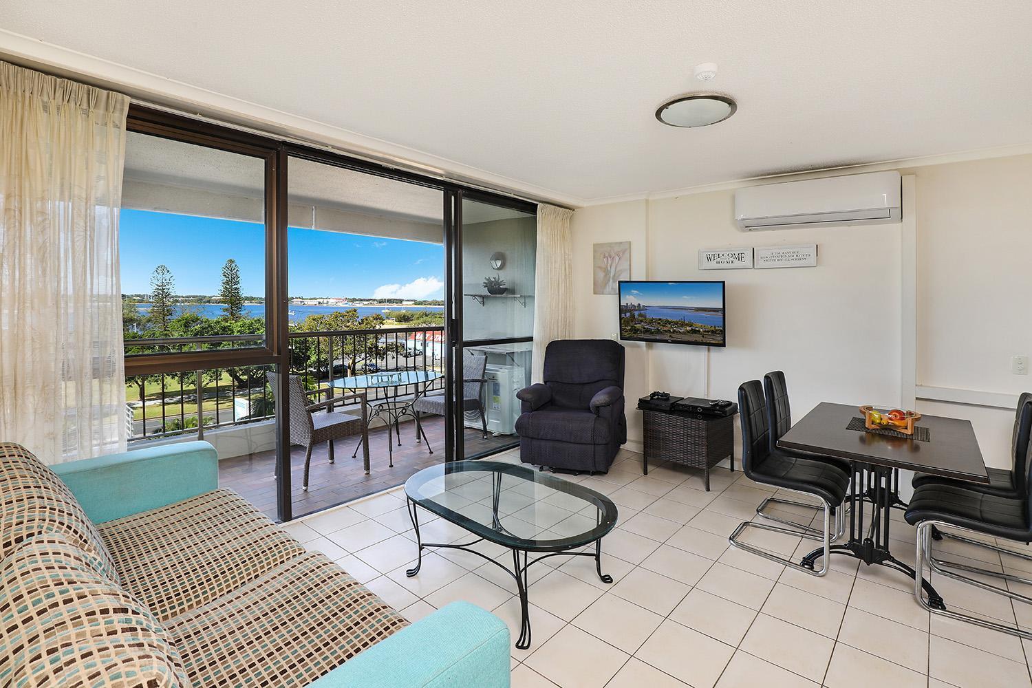 One Bedroom Broadwater View Apartment