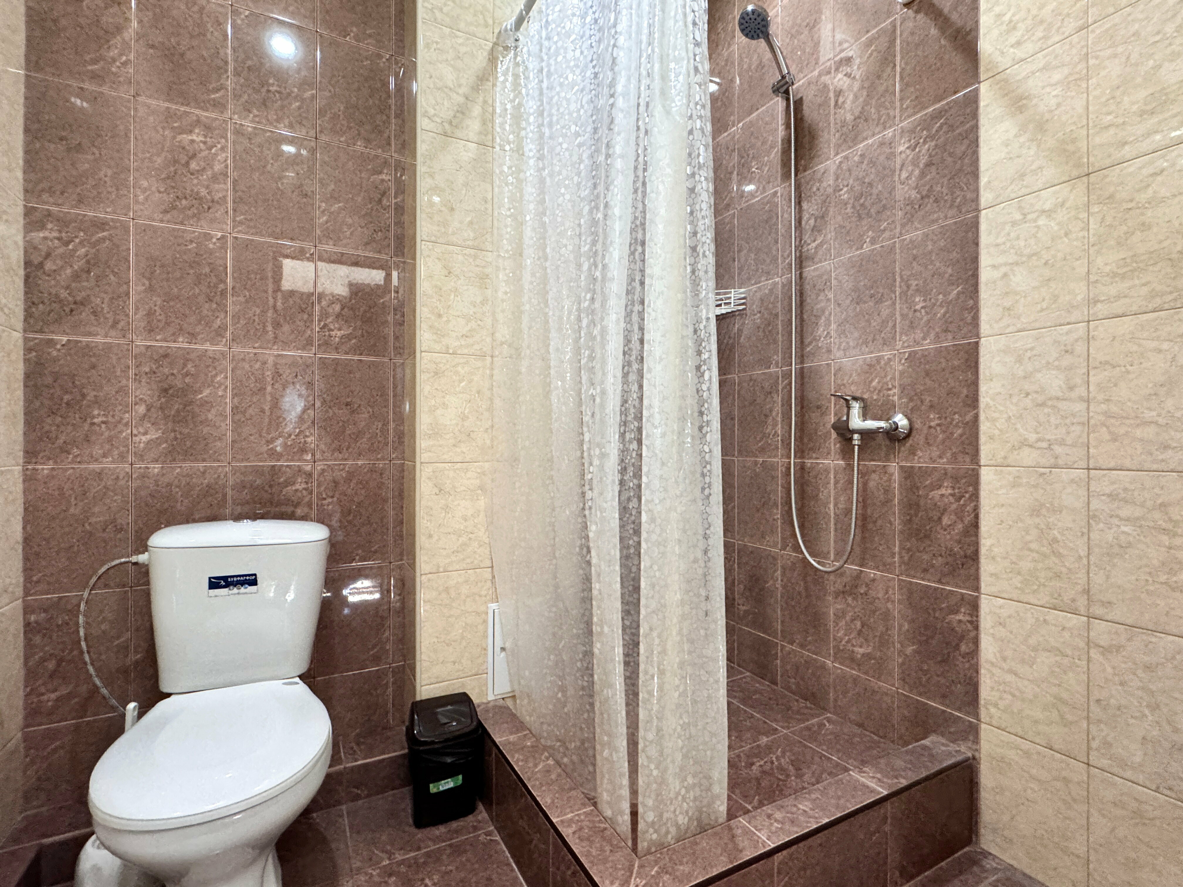 Комфорт двухместный с одной кроватью, балконом и видом на бассейн