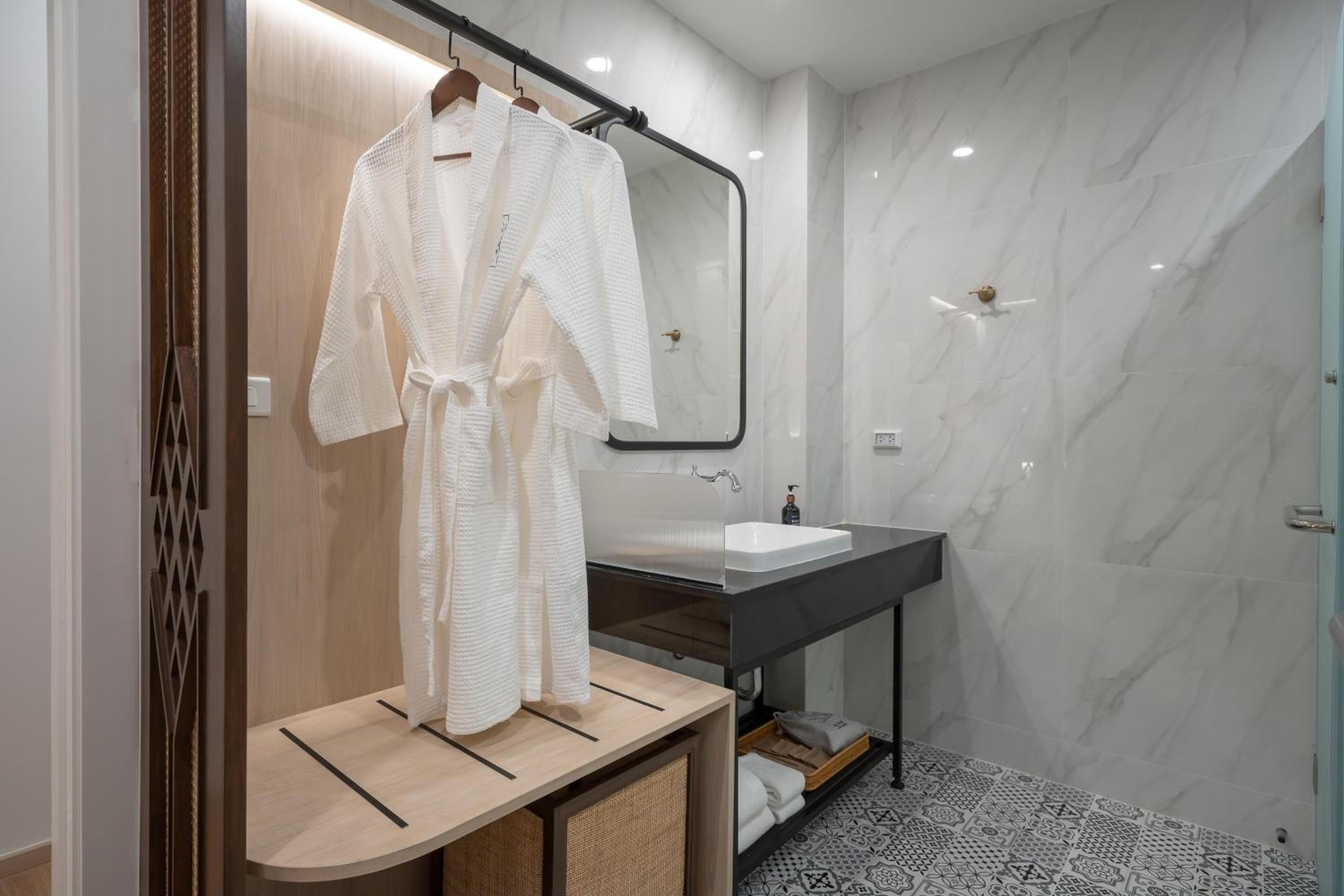 Junior Suite with Pool View