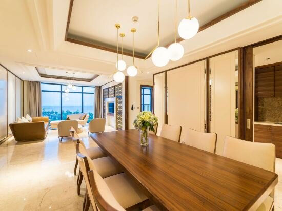 Presidential Suite 3-Bedrooms