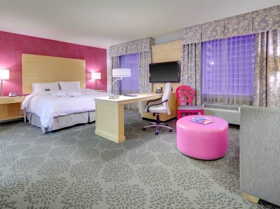 Hearing Accessible King Suite