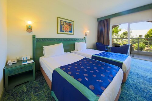 Double or Twin Room with Garden View в Salmakis Resort & SPA