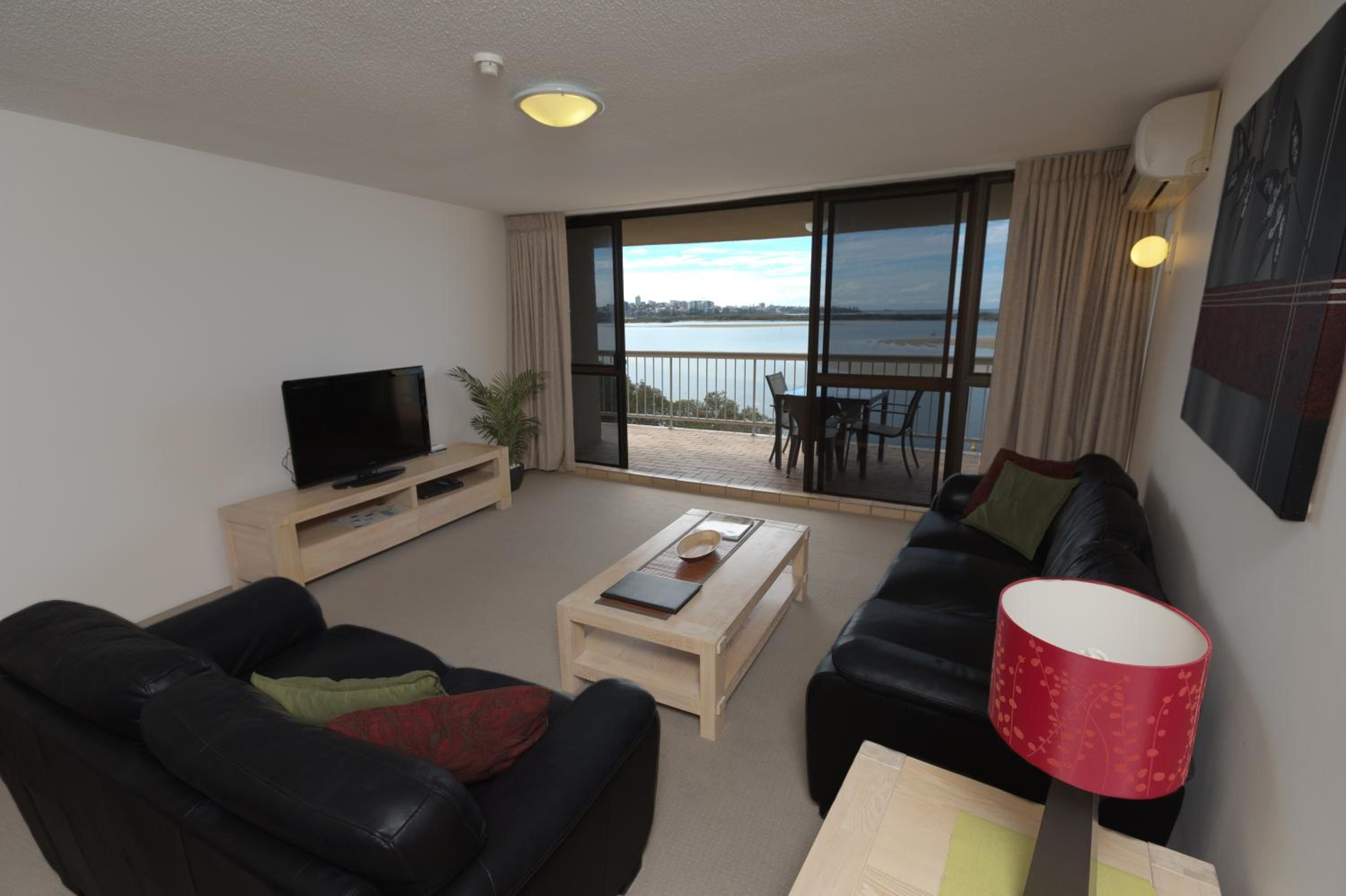 One-Bedroom Ocean View Apartment