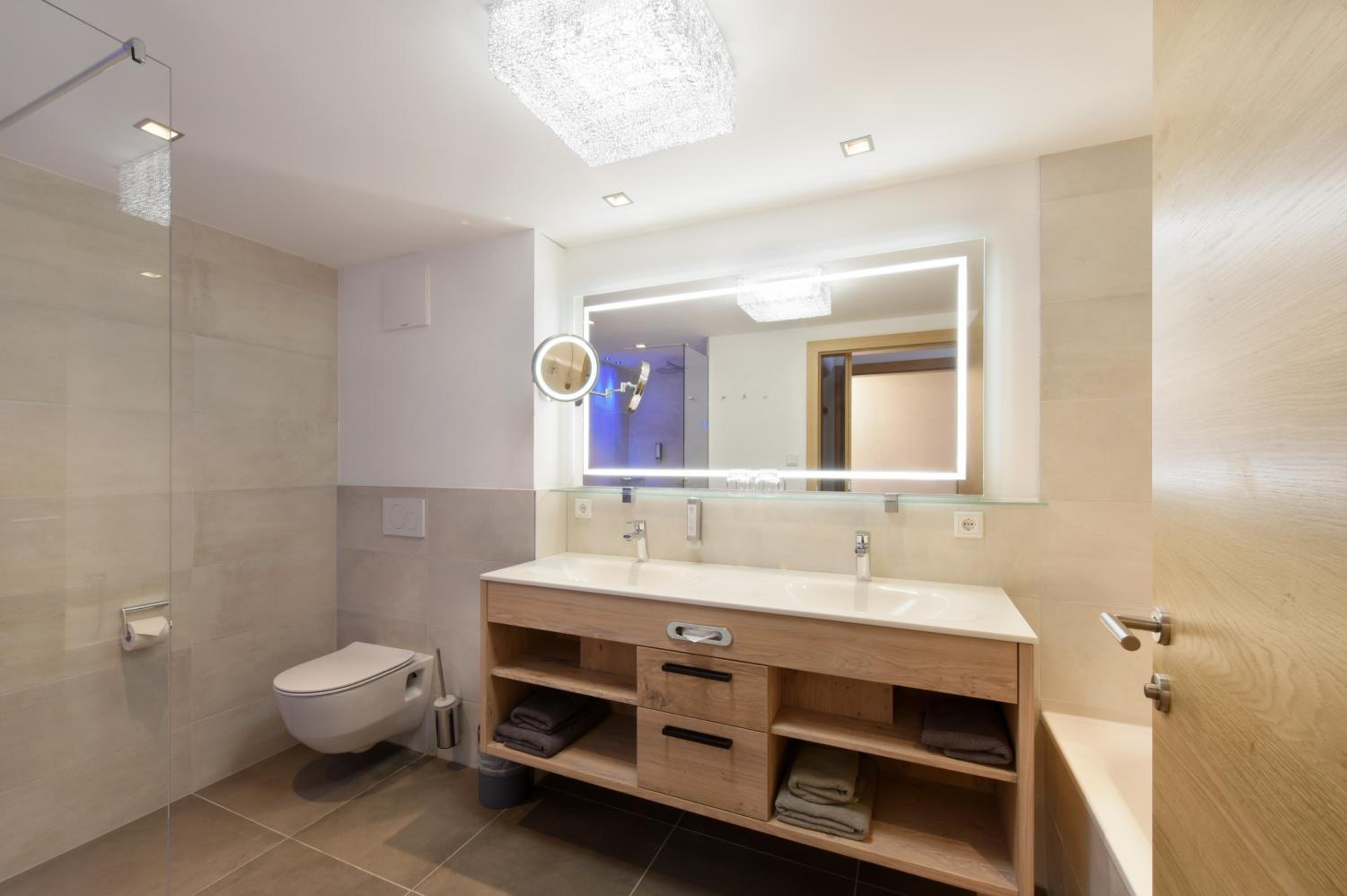 Deluxe Penthouse Apartment