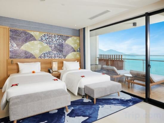 Ambassador Suite Panoramic Ocean View